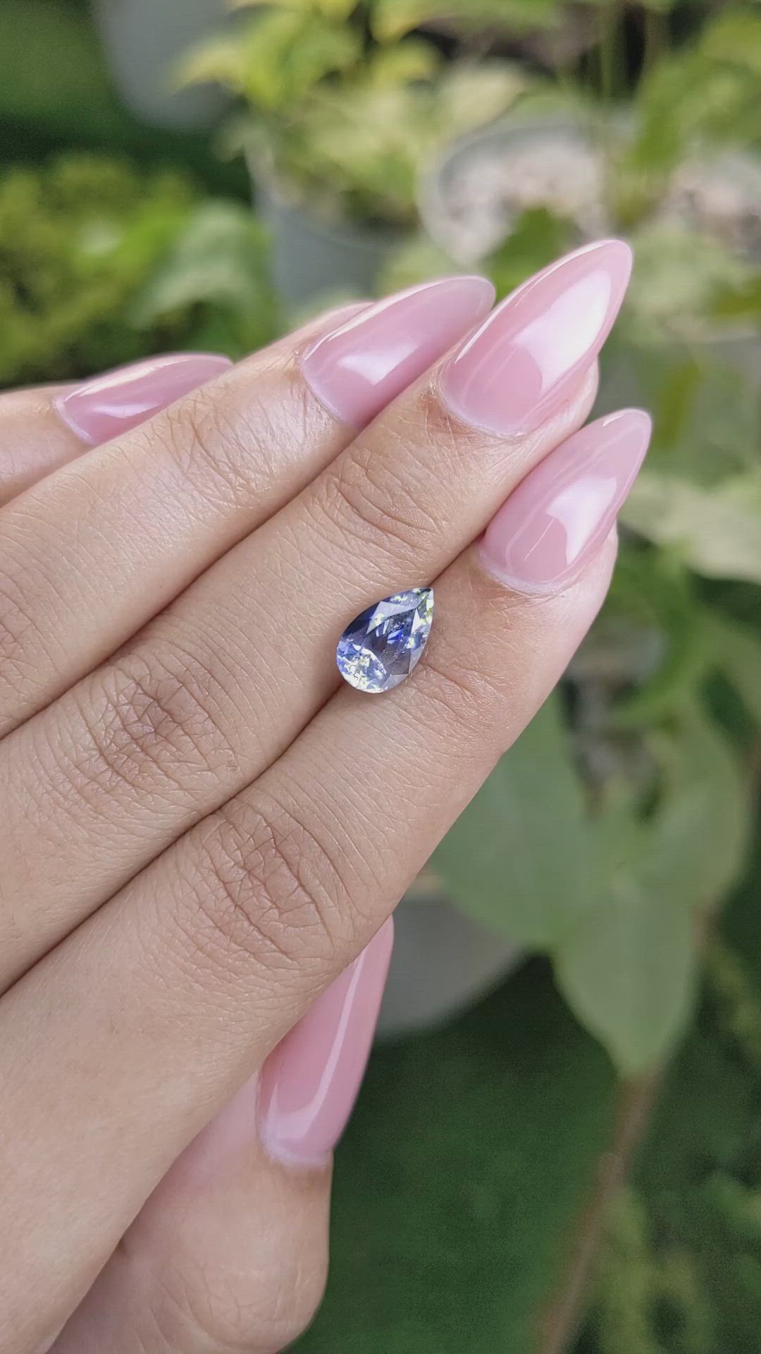 2.57 Ct. Bi Color Sapphire from Ceylon (Sri Lanka) Size Video