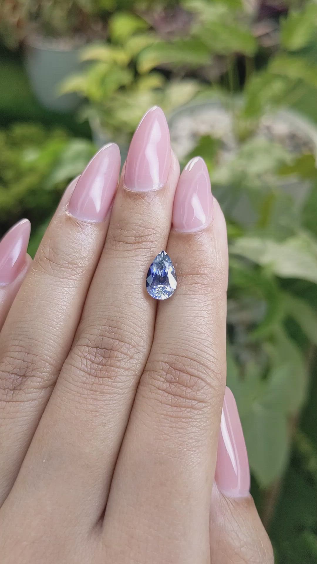 2.57 Ct. Bi Color Sapphire from Ceylon (Sri Lanka) Size Video