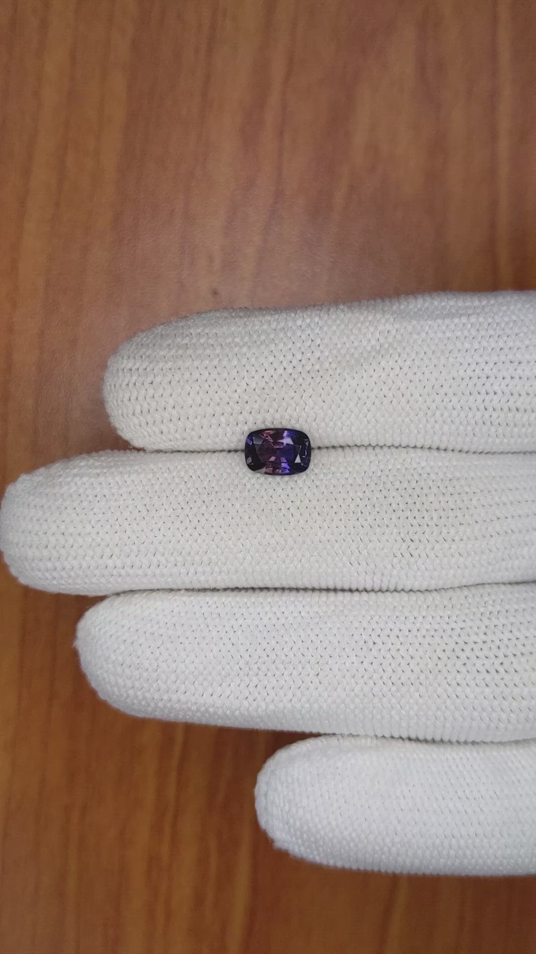 1.26 Ct. Bi Color / Parti Sapphire from Ceylon (Sri Lanka) Size Video