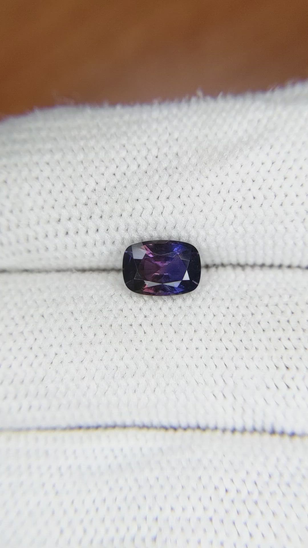 1.26 Ct. Bi Color / Parti Sapphire from Ceylon (Sri Lanka) Size Video