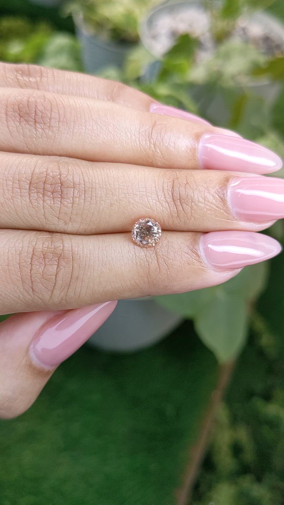 1.35 Ct. Padparadscha Sapphire from Ceylon (Sri Lanka) Size Video