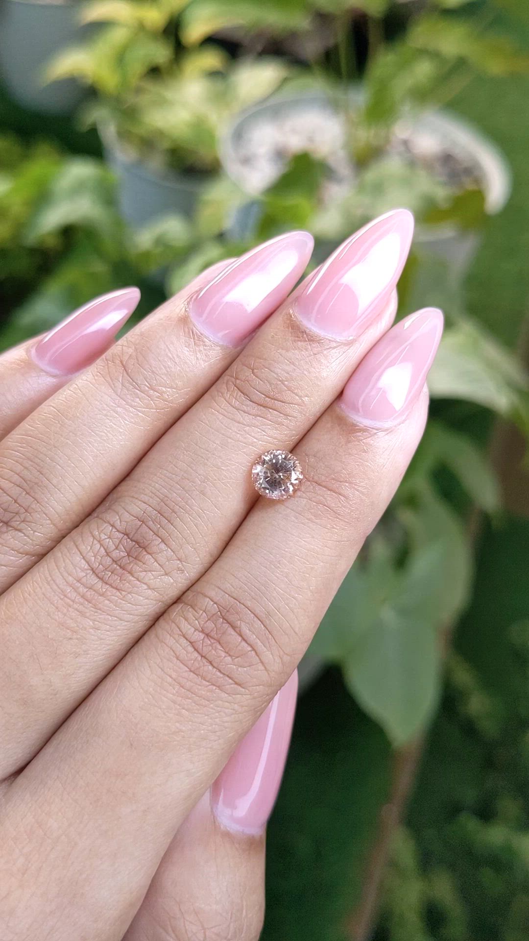 1.35 Ct. Padparadscha Sapphire from Ceylon (Sri Lanka) Size Video