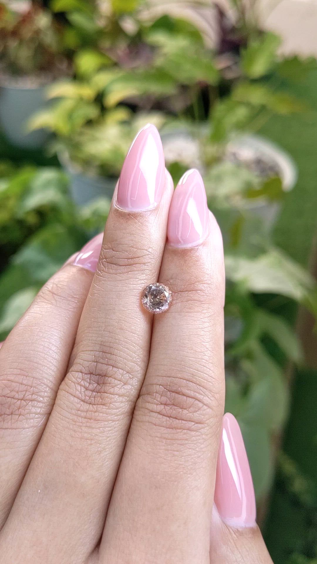 1.35 Ct. Padparadscha Sapphire from Ceylon (Sri Lanka) Size Video