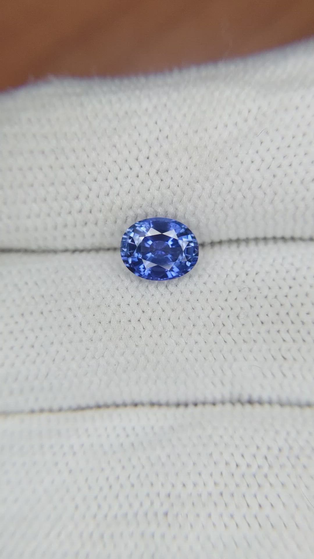 1.37 Ct. Blue Sapphire from Ceylon (Sri Lanka) Size Video