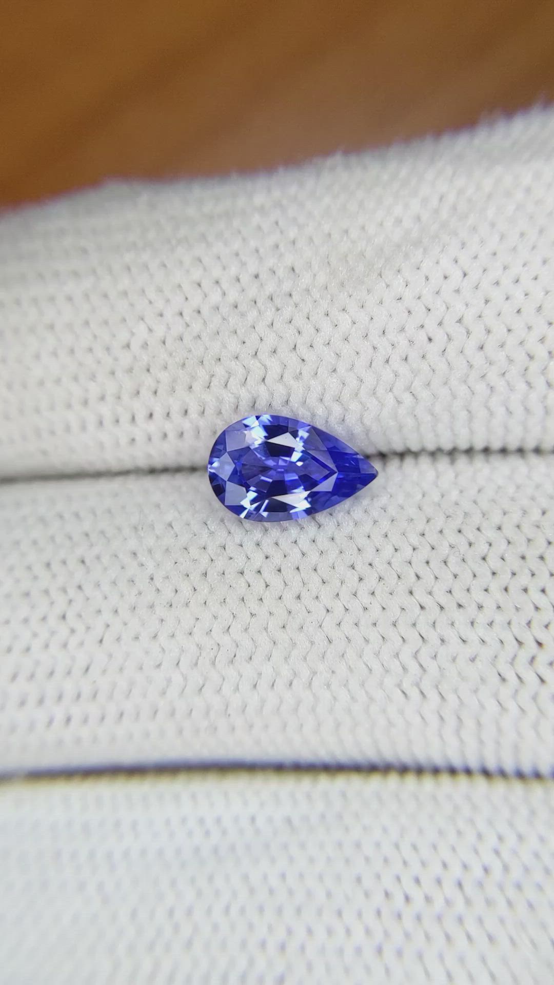 1.35 Ct. Blue Sapphire from Ceylon (Sri Lanka) Size Video