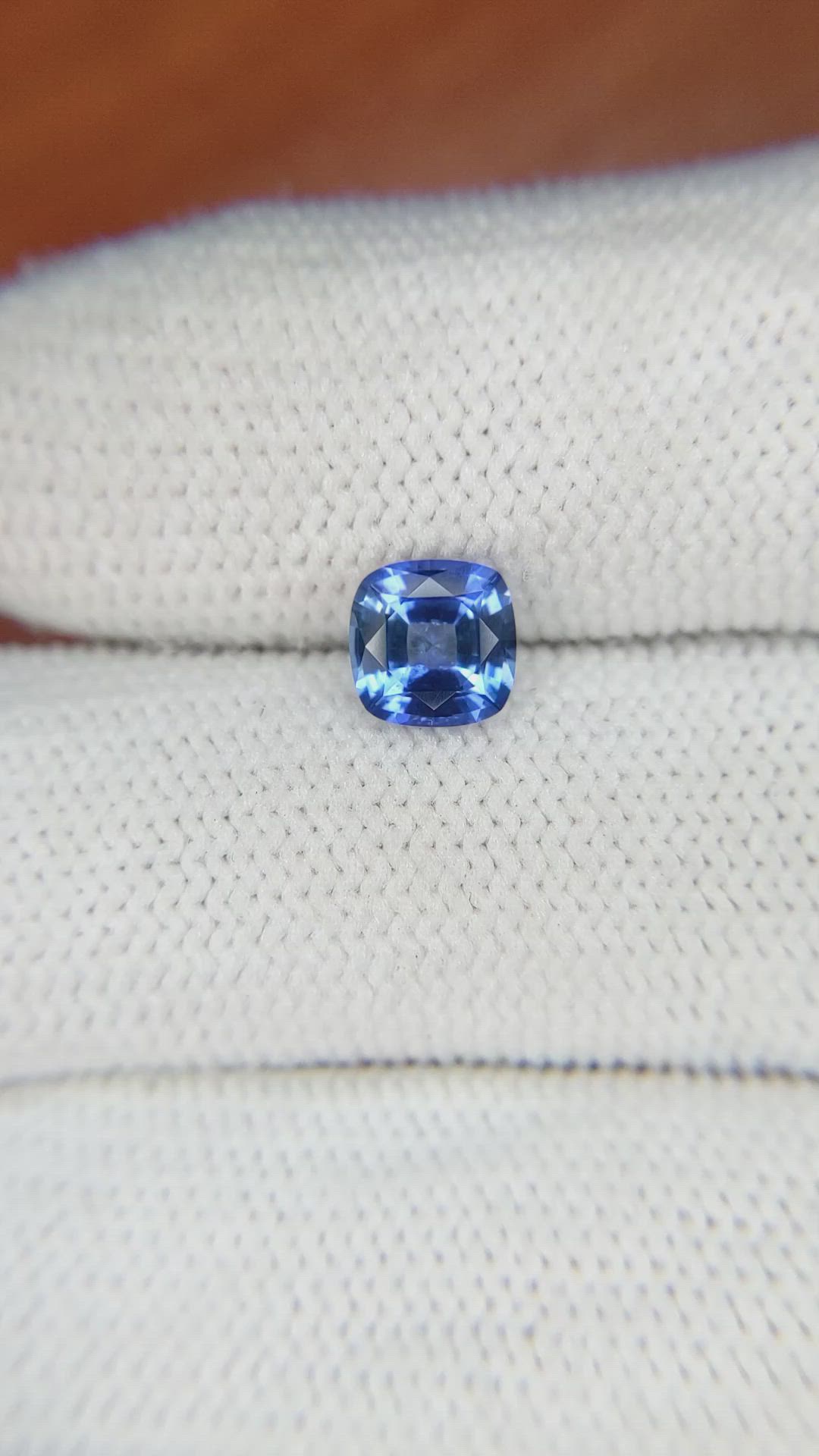 1.07 Ct. Blue Sapphire from Ceylon (Sri Lanka) Size Video
