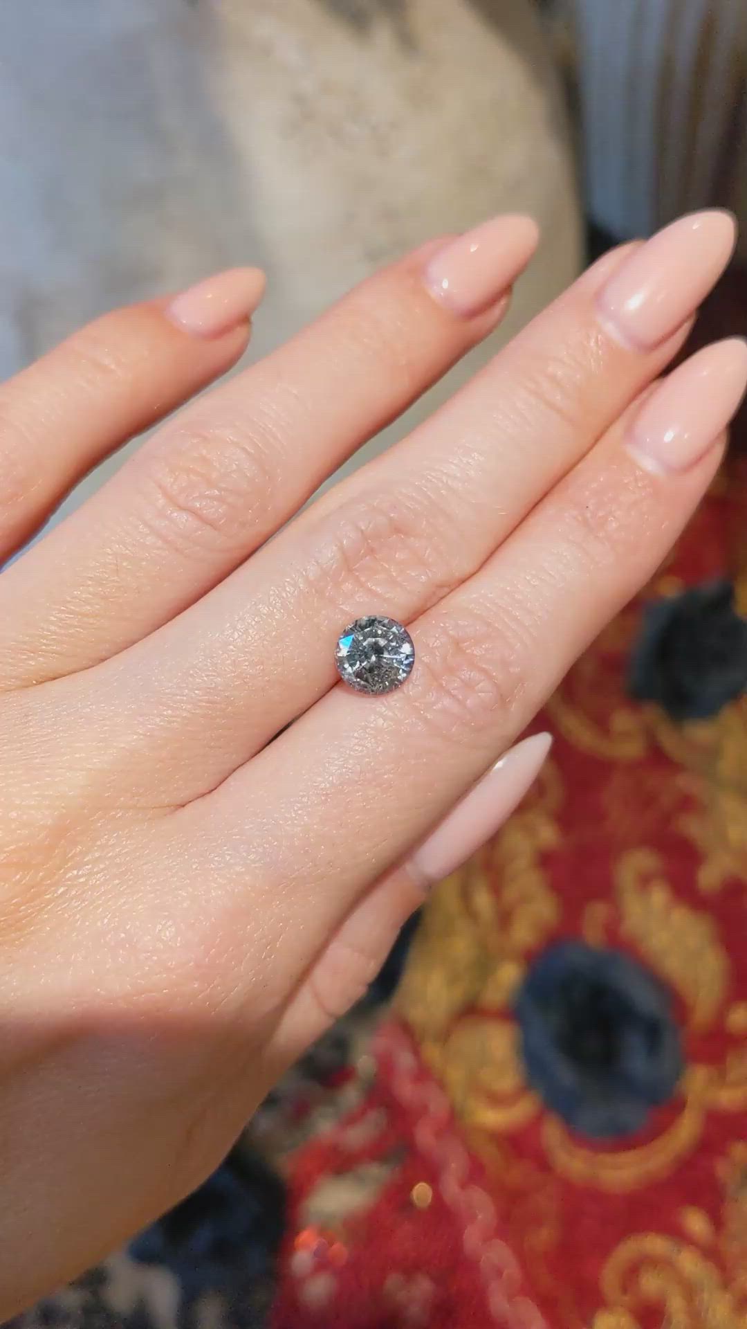 3.16 Ct. Bi Color Sapphire from Ceylon (Sri Lanka) Size Video