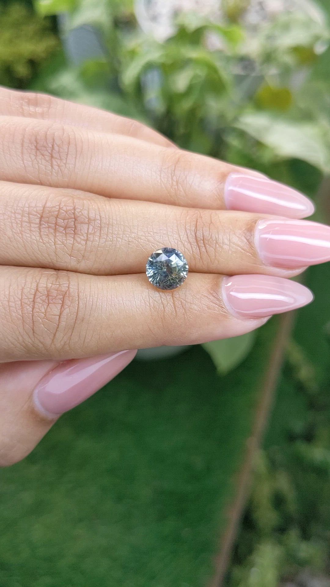 3.16 Ct. Bi Color Sapphire from Ceylon (Sri Lanka) Size Video