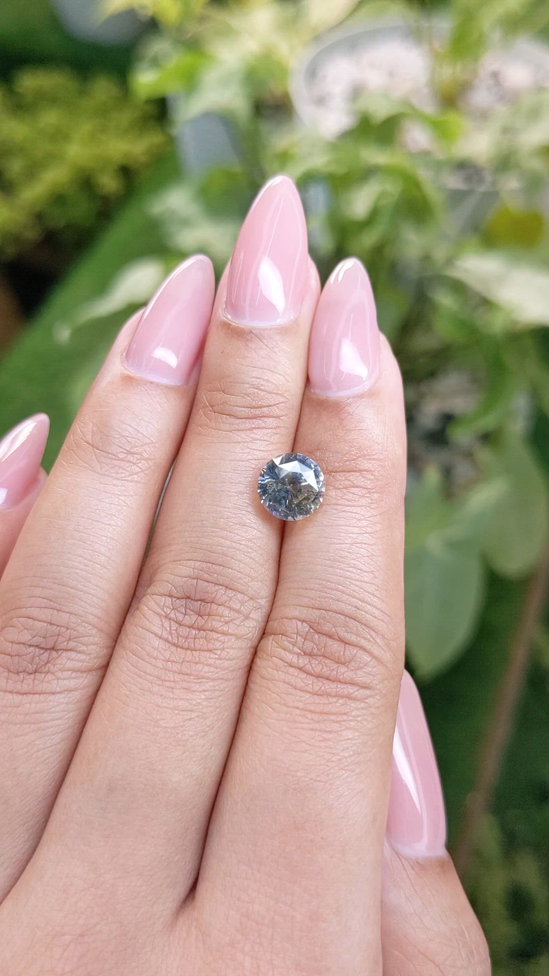 3.16 Ct. Bi Color Sapphire from Ceylon (Sri Lanka) Size Video