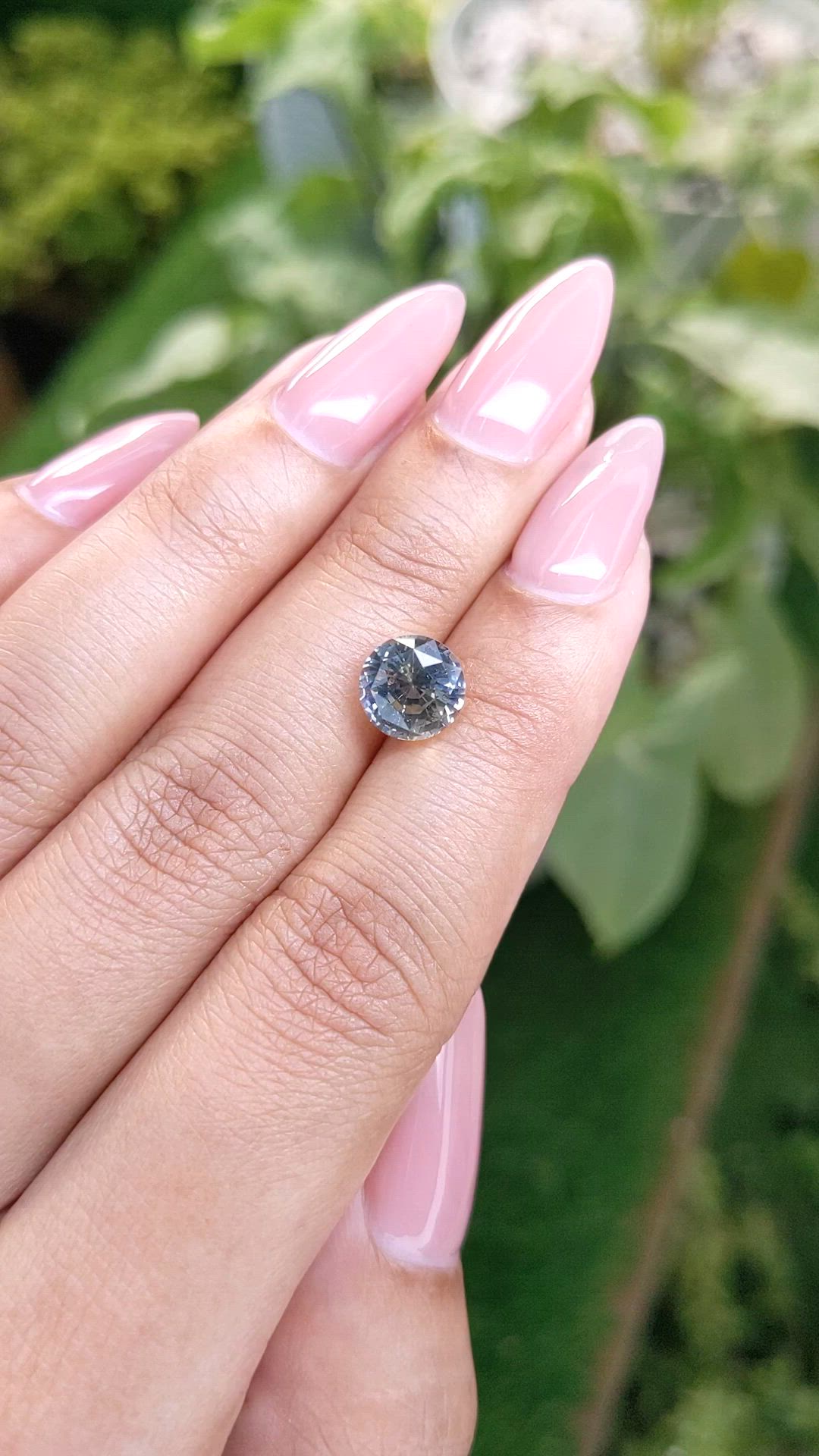 3.16 Ct. Bi Color Sapphire from Ceylon (Sri Lanka) Size Video