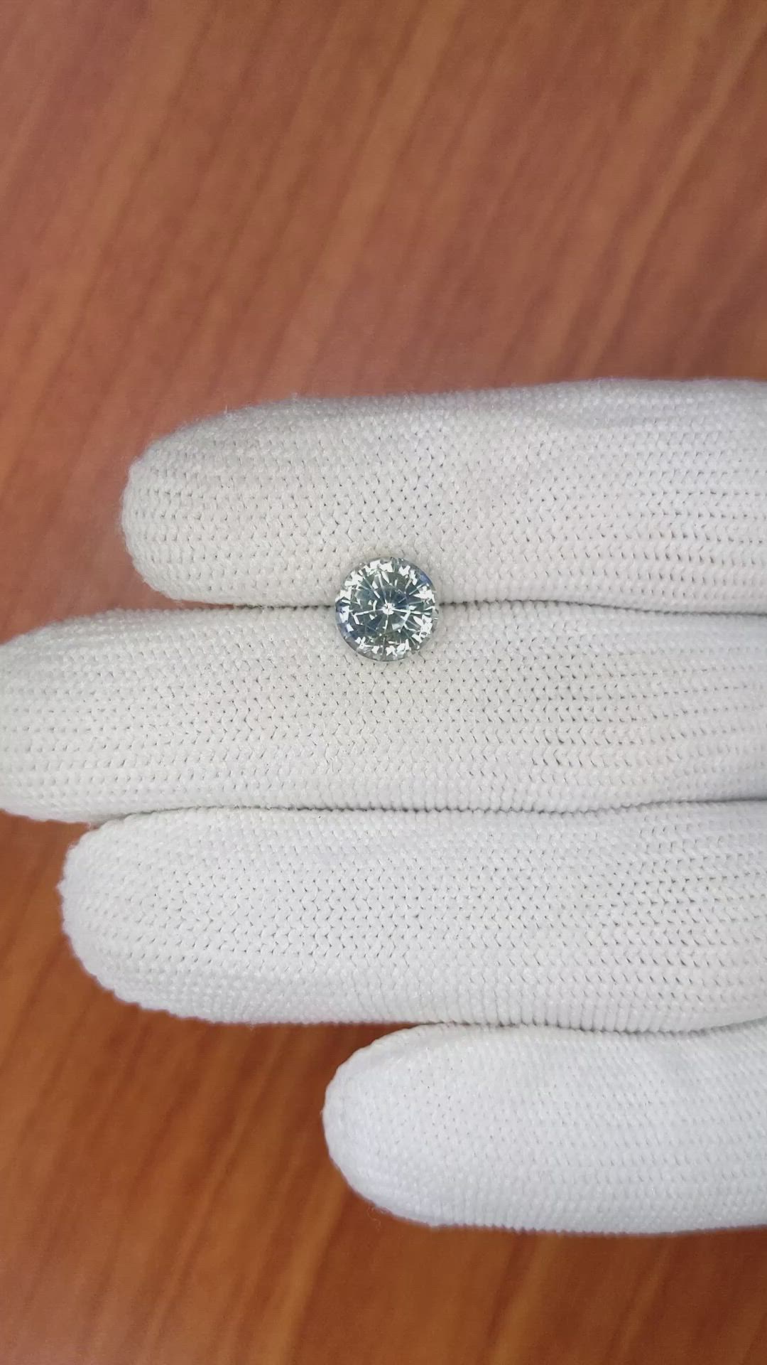 3.16 Ct. Bi Color Sapphire from Ceylon (Sri Lanka) Size Video
