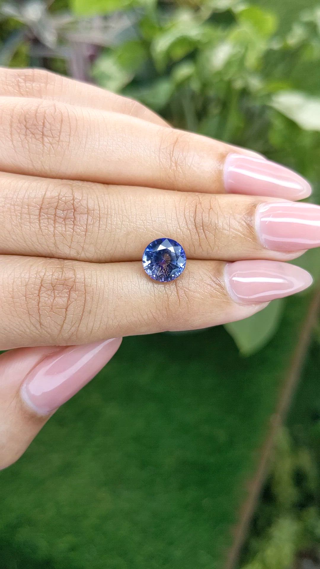 2.88 Ct. Bi Color Sapphire from Ceylon (Sri Lanka) Size Video