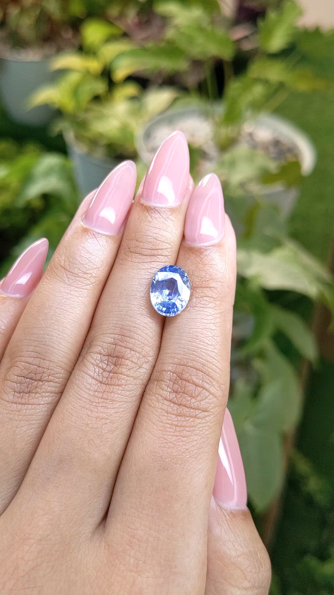 4.26 Ct. Blue Sapphire from Ceylon (Sri Lanka) Size Video