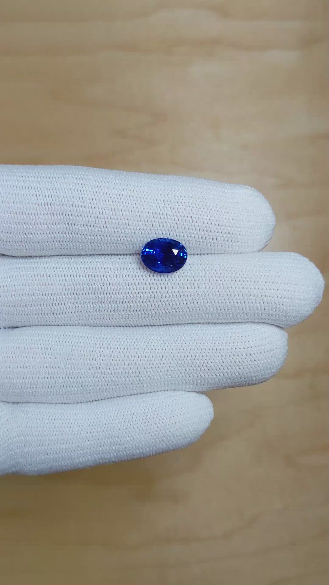 3.32 Ct. Blue Sapphire from Ceylon (Sri Lanka) Size Video