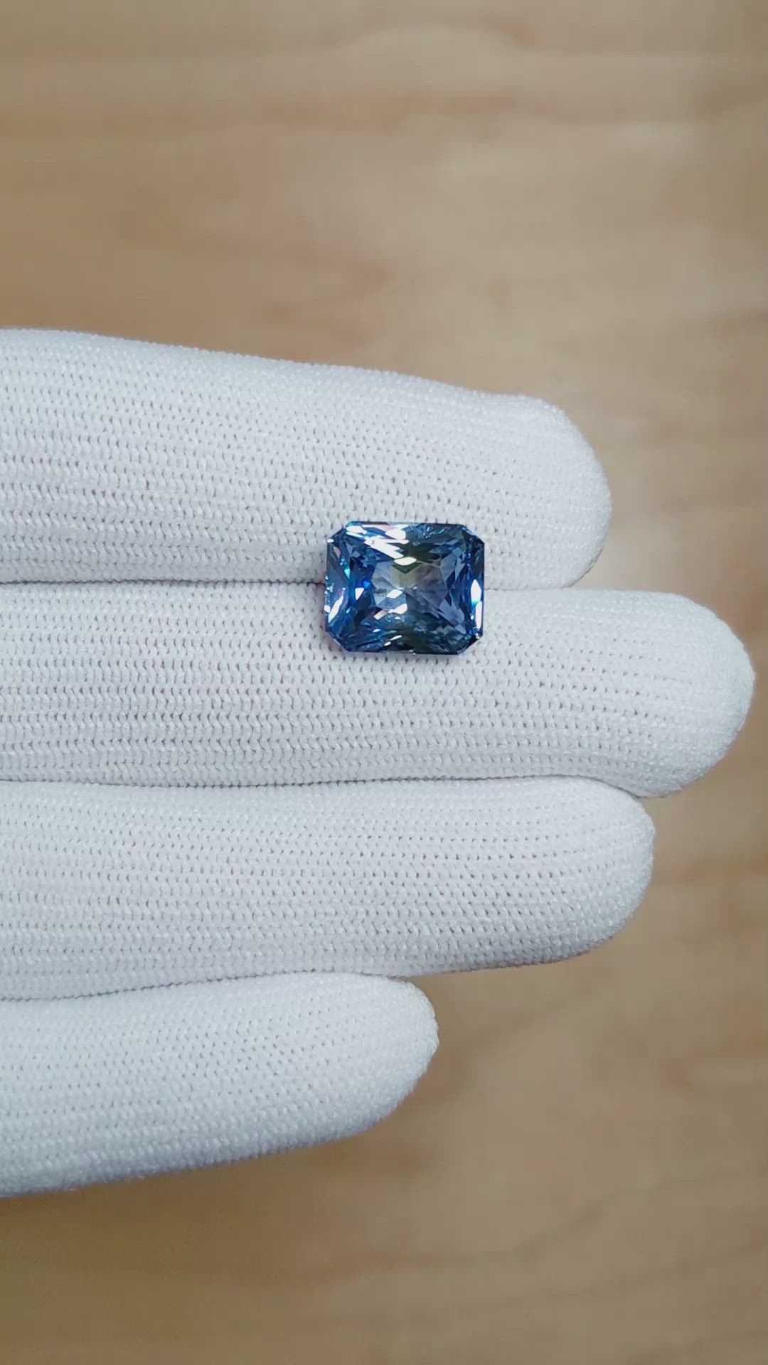 8.14 Ct. Bi Color Sapphire from Ceylon (Sri Lanka) Size Video
