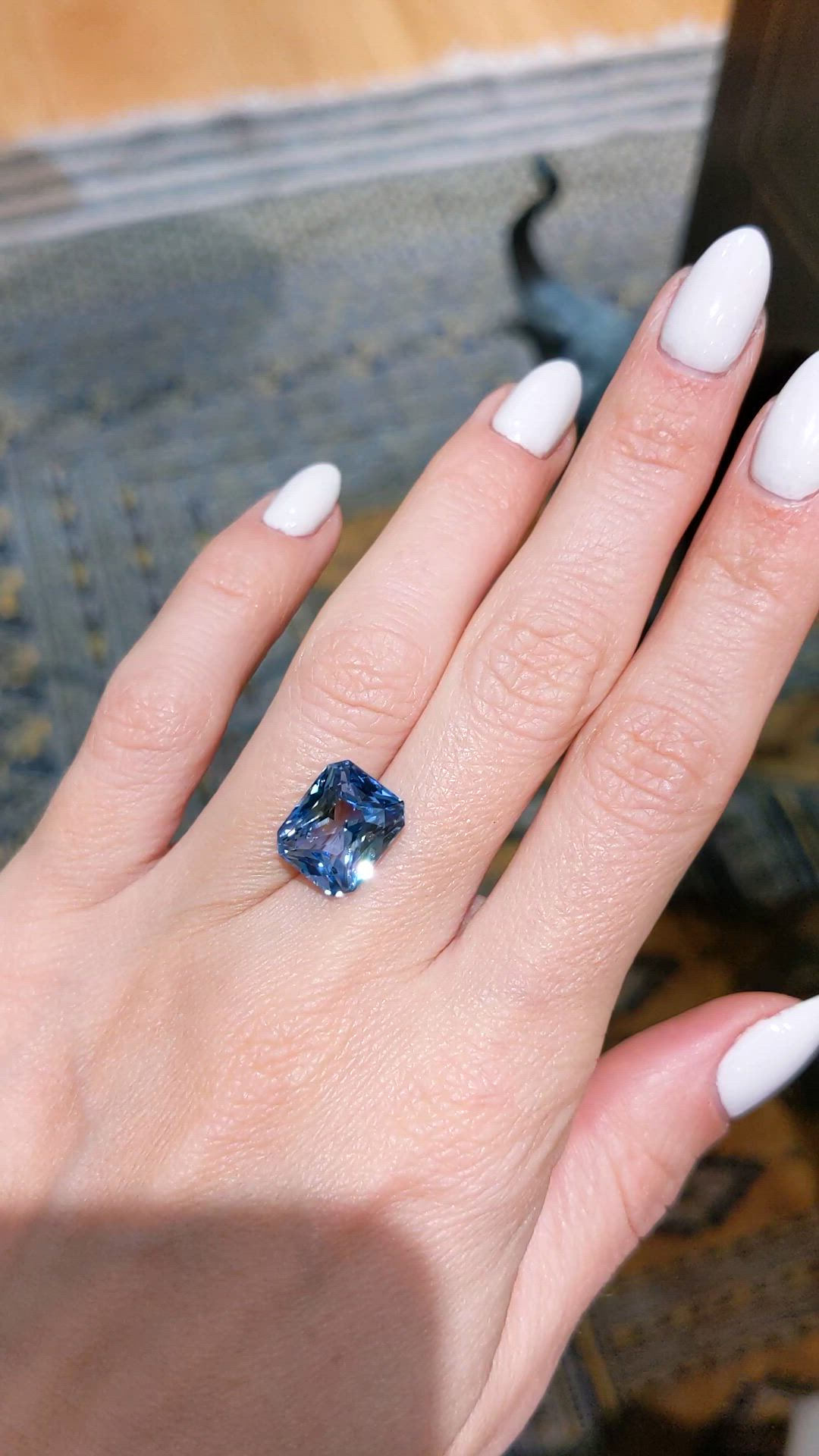 8.14 Ct. Bi Color Sapphire from Ceylon (Sri Lanka) Size Video