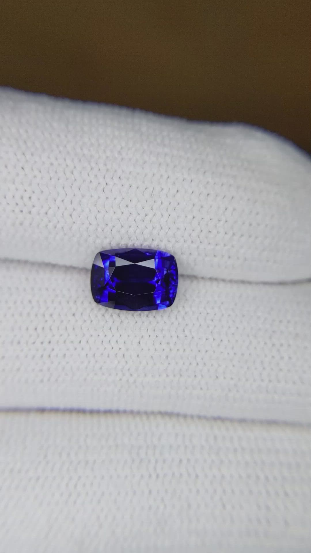 1.88 Ct. Blue Sapphire from Ceylon (Sri Lanka) Size Video