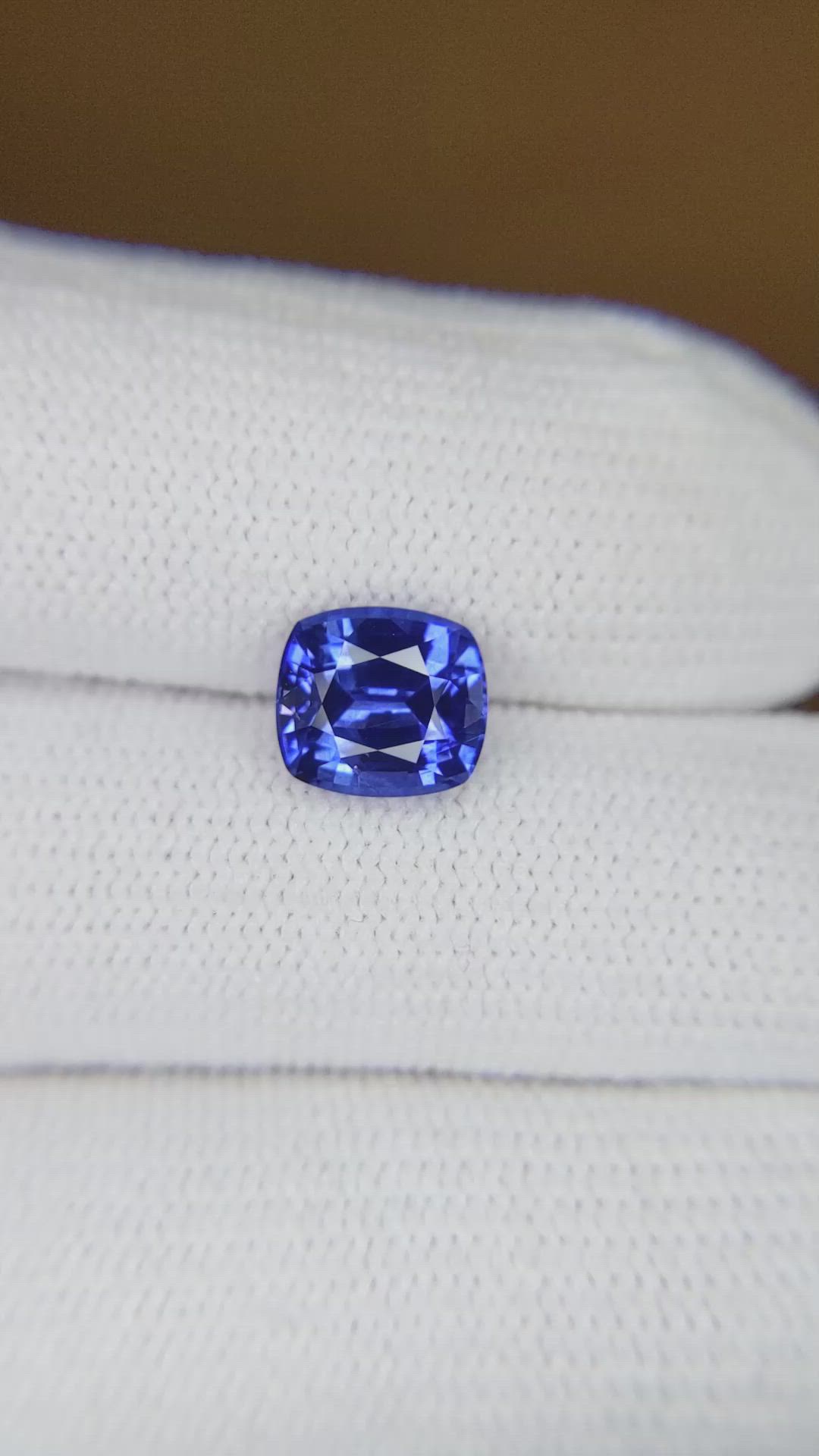 2.28 Ct. Blue Sapphire from Ceylon (Sri Lanka) Size Video