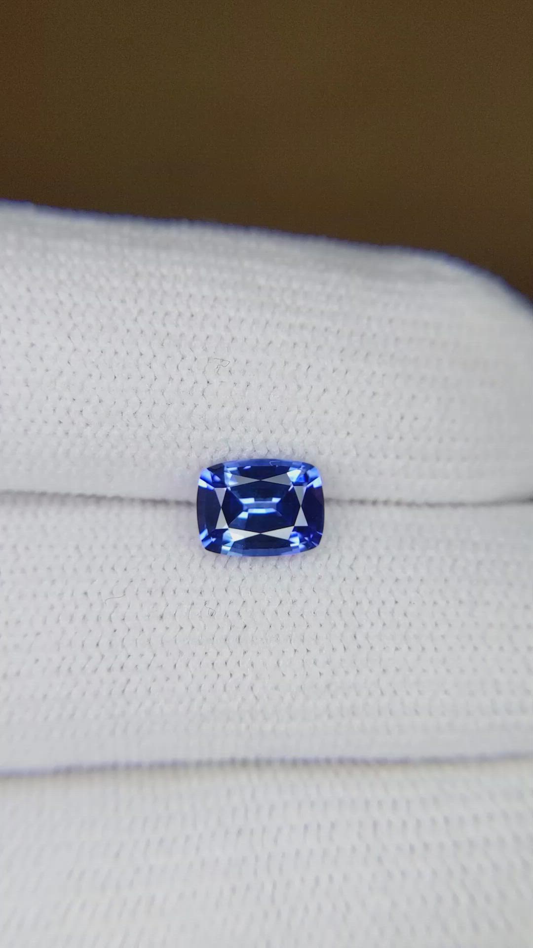 1.27 Ct. Blue Sapphire from Ceylon (Sri Lanka) Size Video