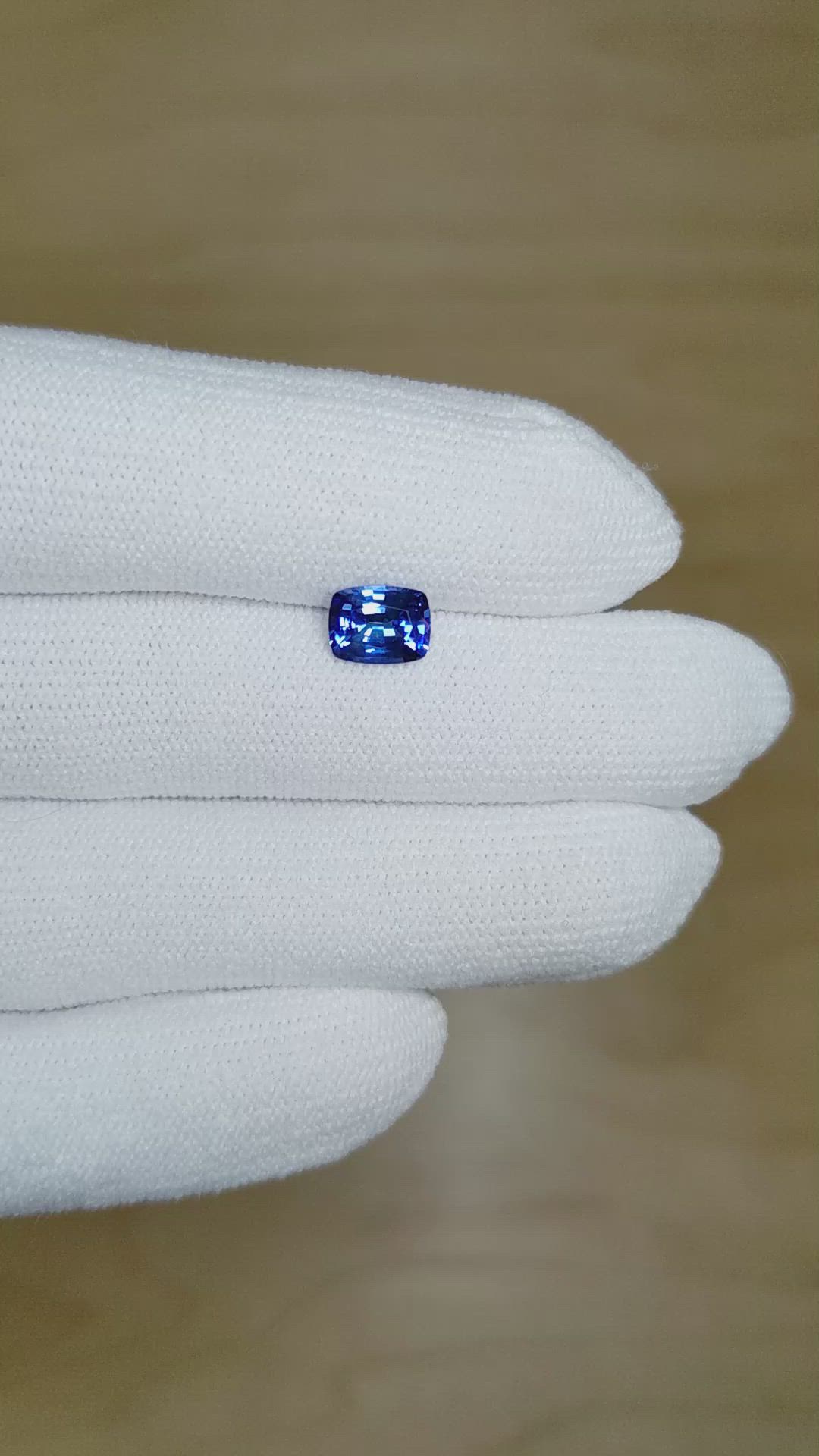 1.27 Ct. Blue Sapphire from Ceylon (Sri Lanka) Size Video