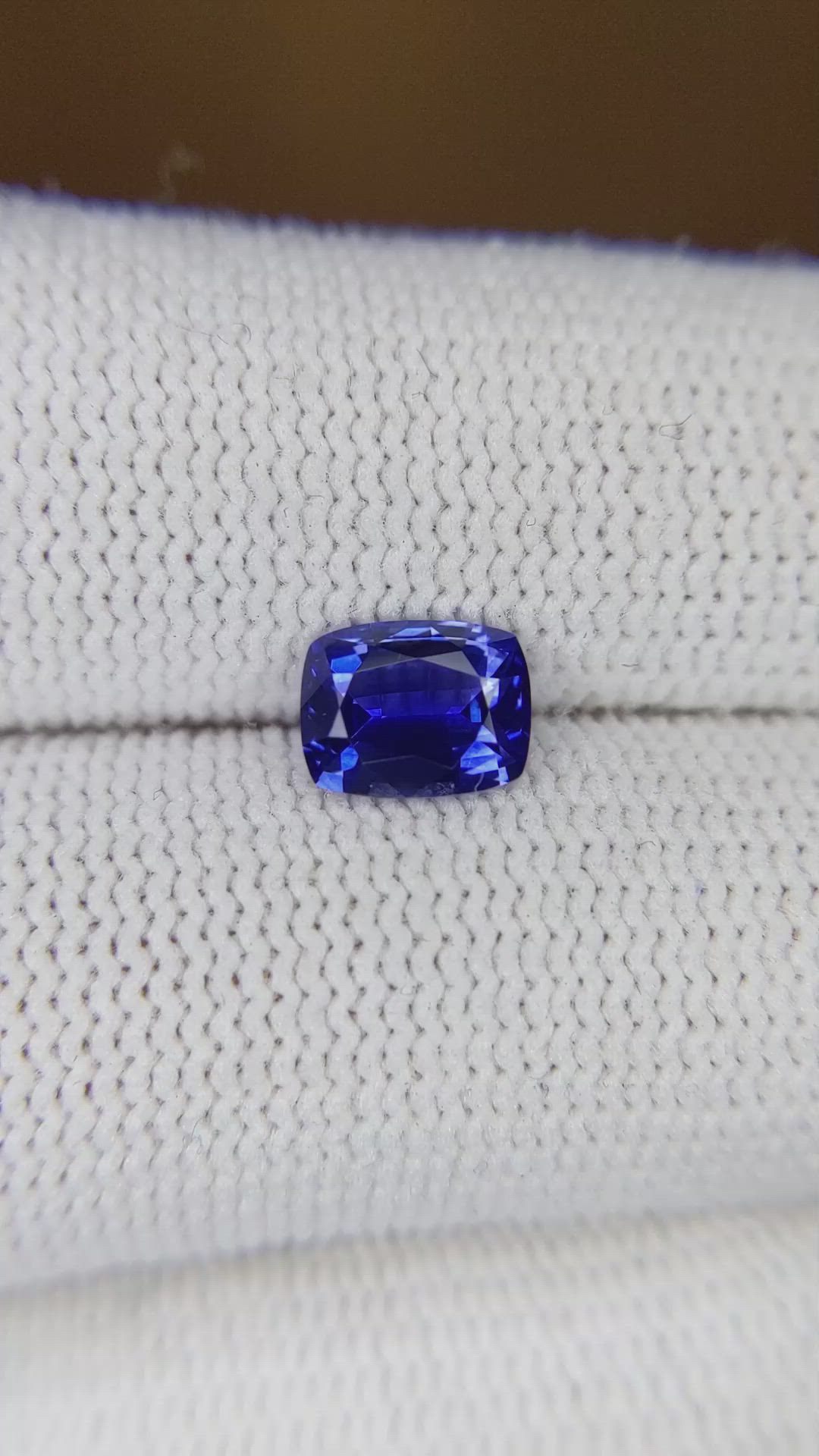 1.11 Ct. Blue Sapphire from Ceylon (Sri Lanka) Size Video