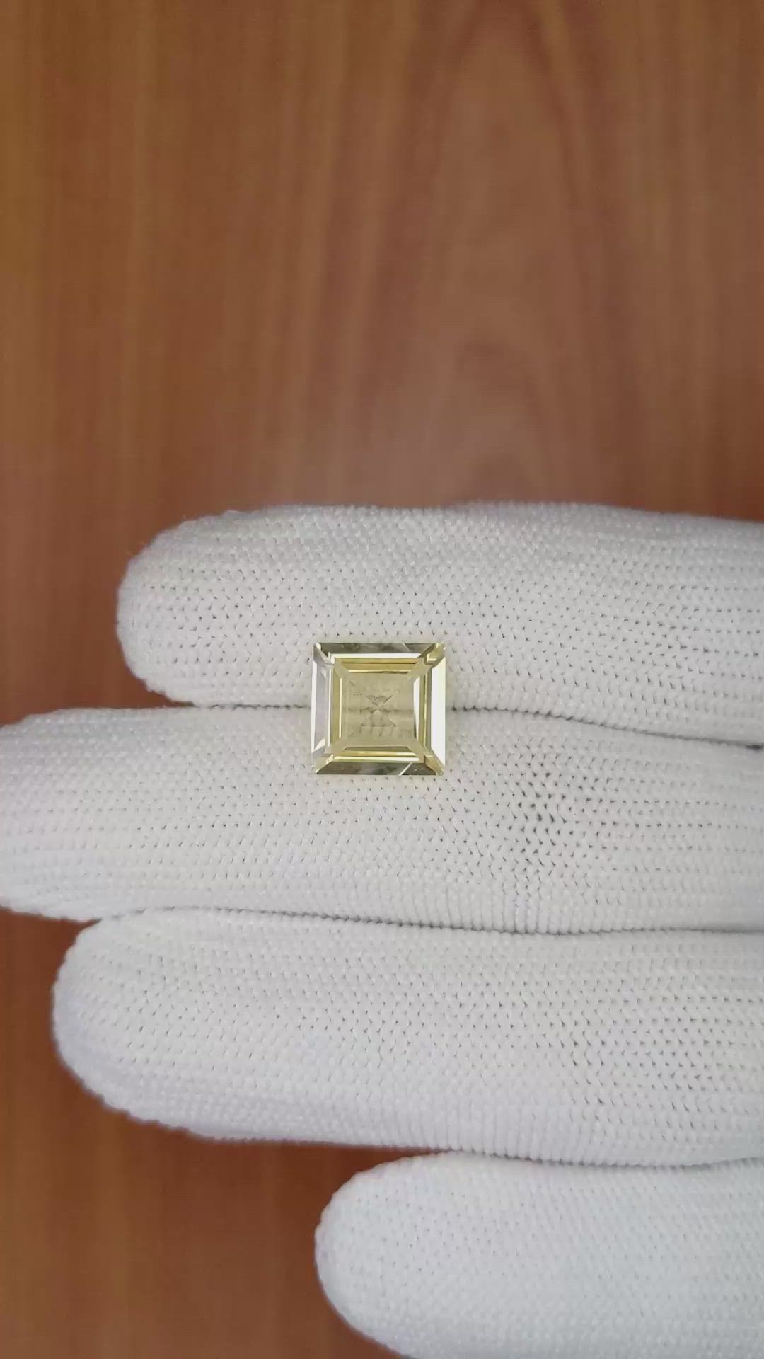 5.27 Ct. Yellow Sapphire from Ceylon (Sri Lanka) Size Video