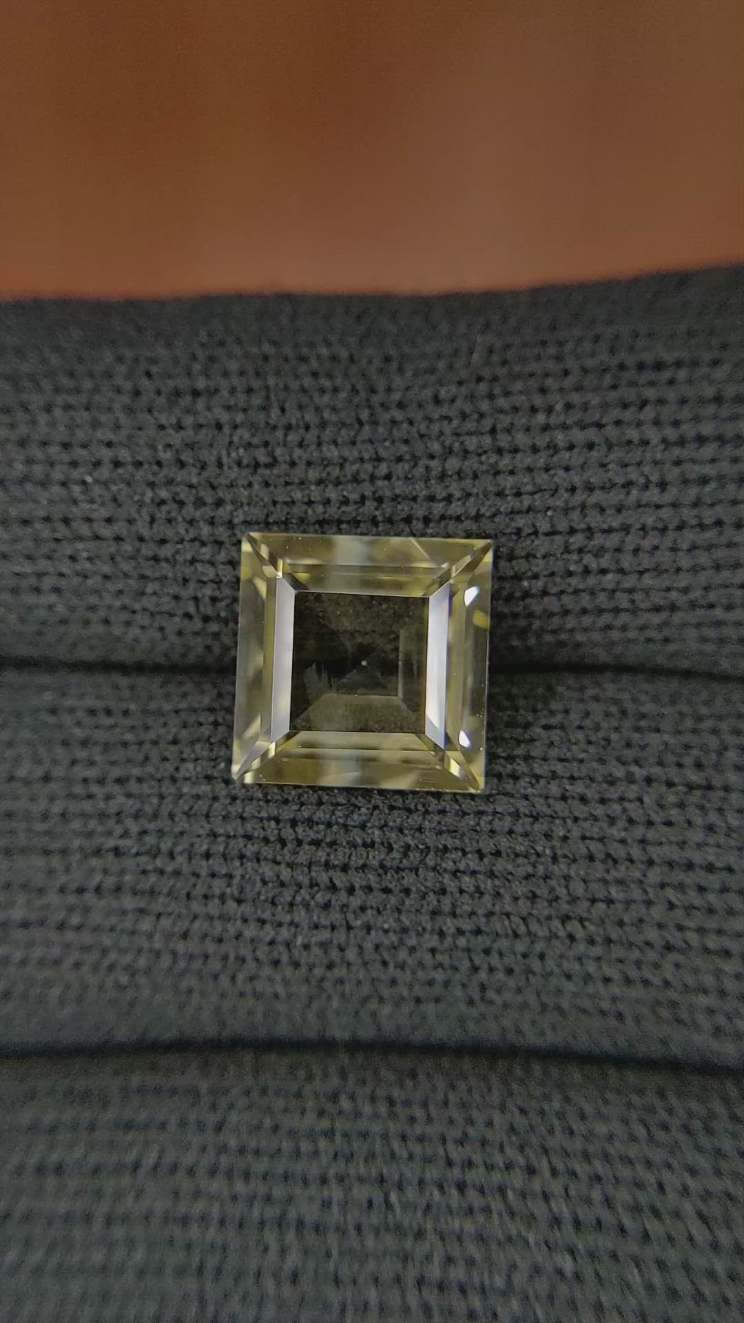 5.27 Ct. Yellow Sapphire from Ceylon (Sri Lanka) Size Video