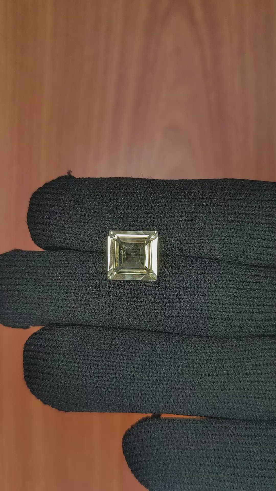 5.27 Ct. Yellow Sapphire from Ceylon (Sri Lanka) Size Video