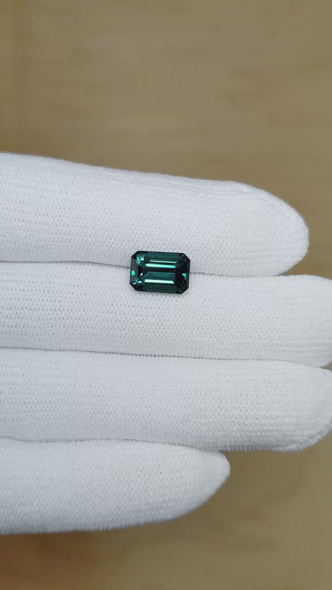 3.51 Ct. Greenish Blue Sapphire from Ceylon (Sri Lanka) Size Video