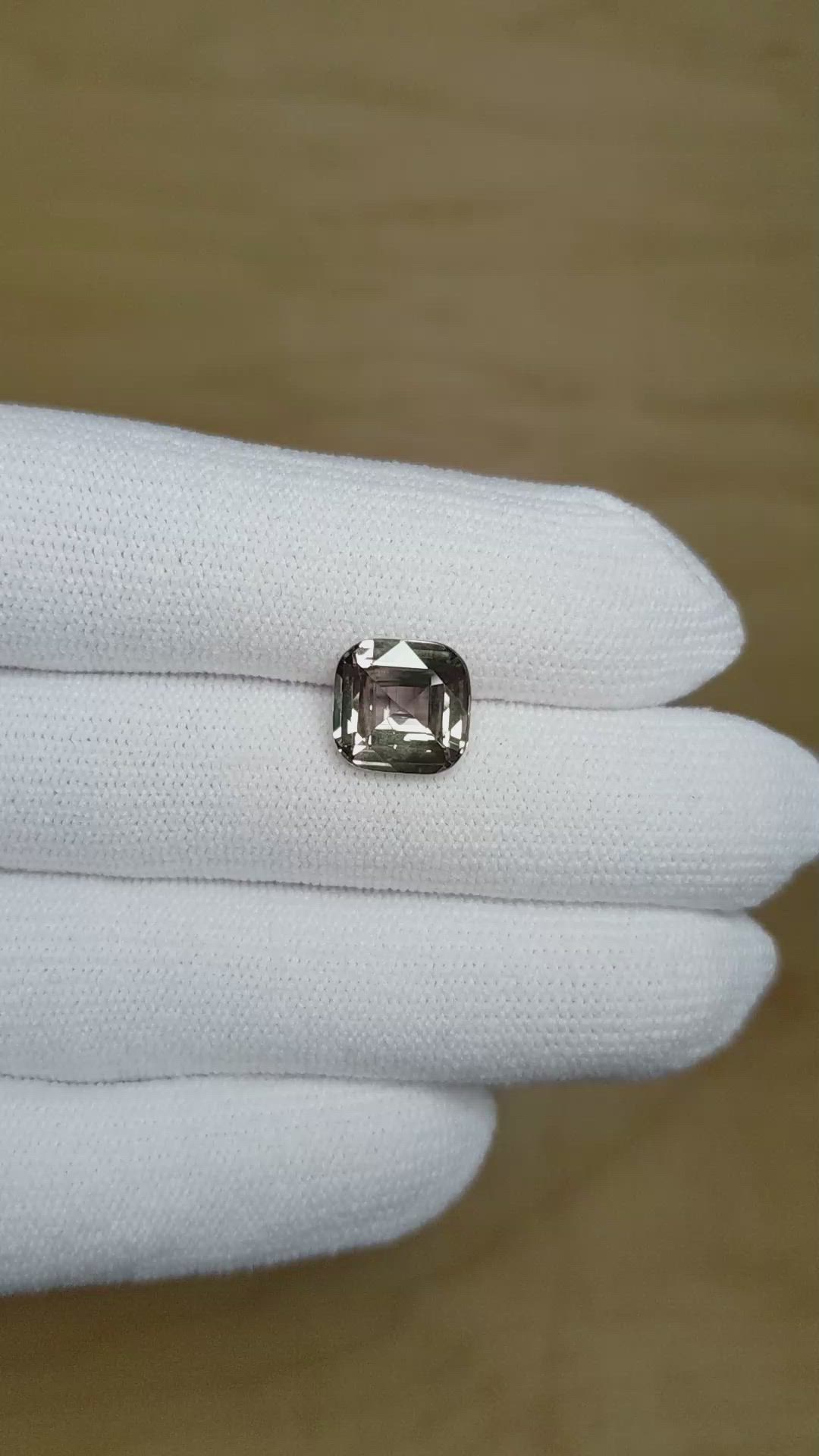 4.00 Ct. Yellowish Brown Sapphire from Ceylon (Sri Lanka) Size Video