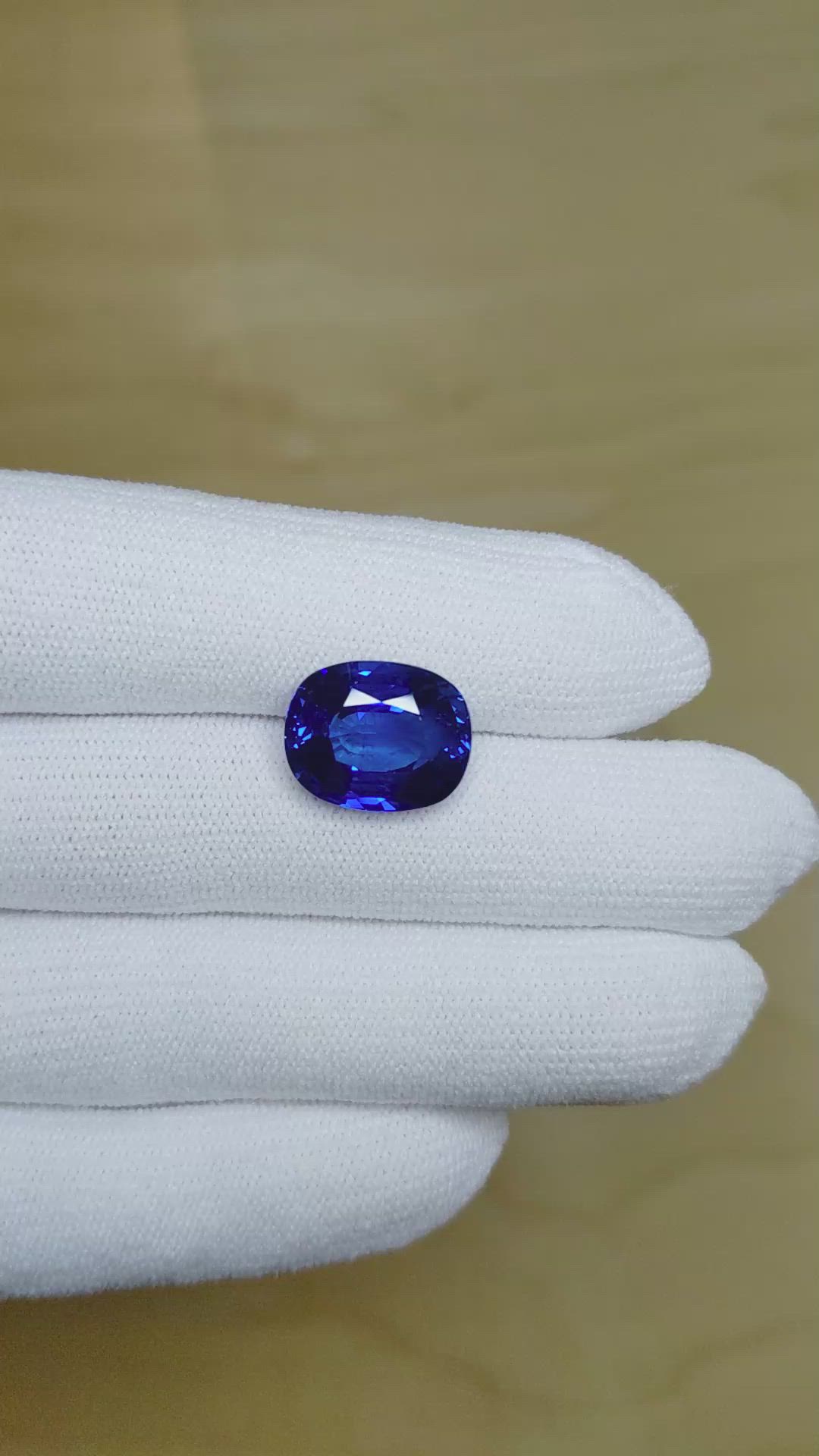 10.25 Ct. Blue Sapphire from Ceylon (Sri Lanka) Size Video