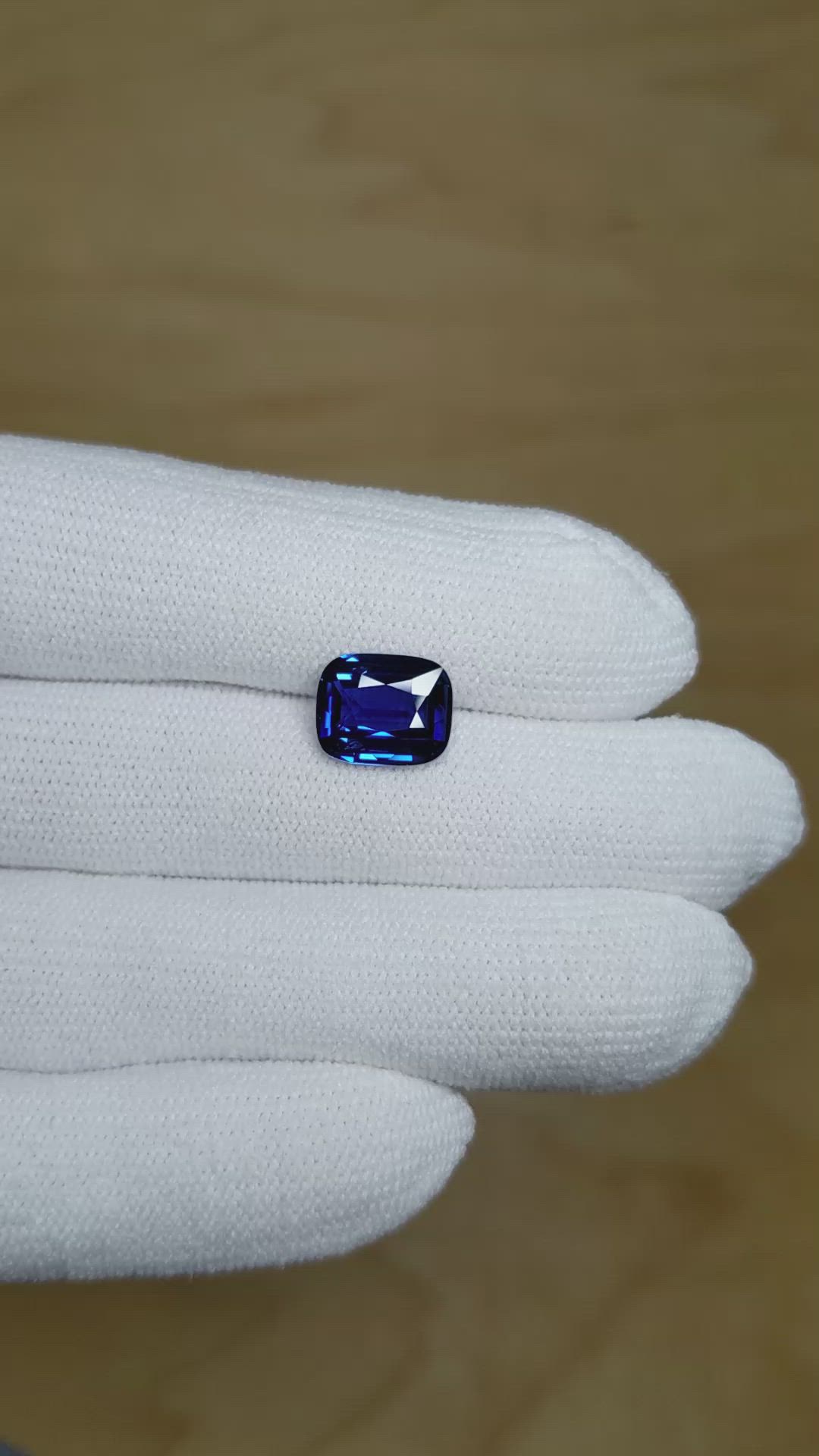 3.52 Ct. Blue Sapphire from Burma (Myanmar) Size Video