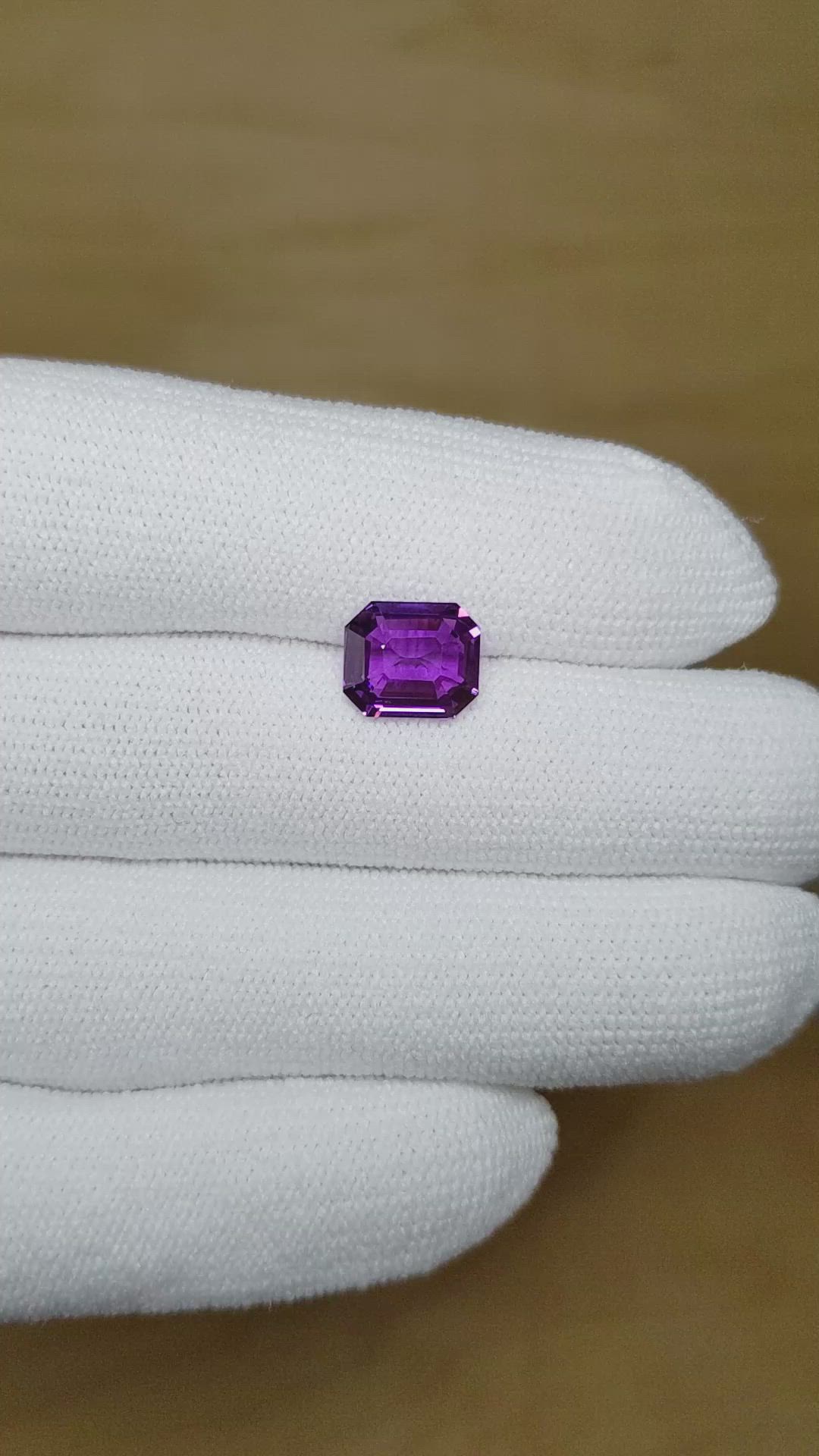 2.63 Ct. Purple Sapphire from Ceylon (Sri Lanka) Size Video