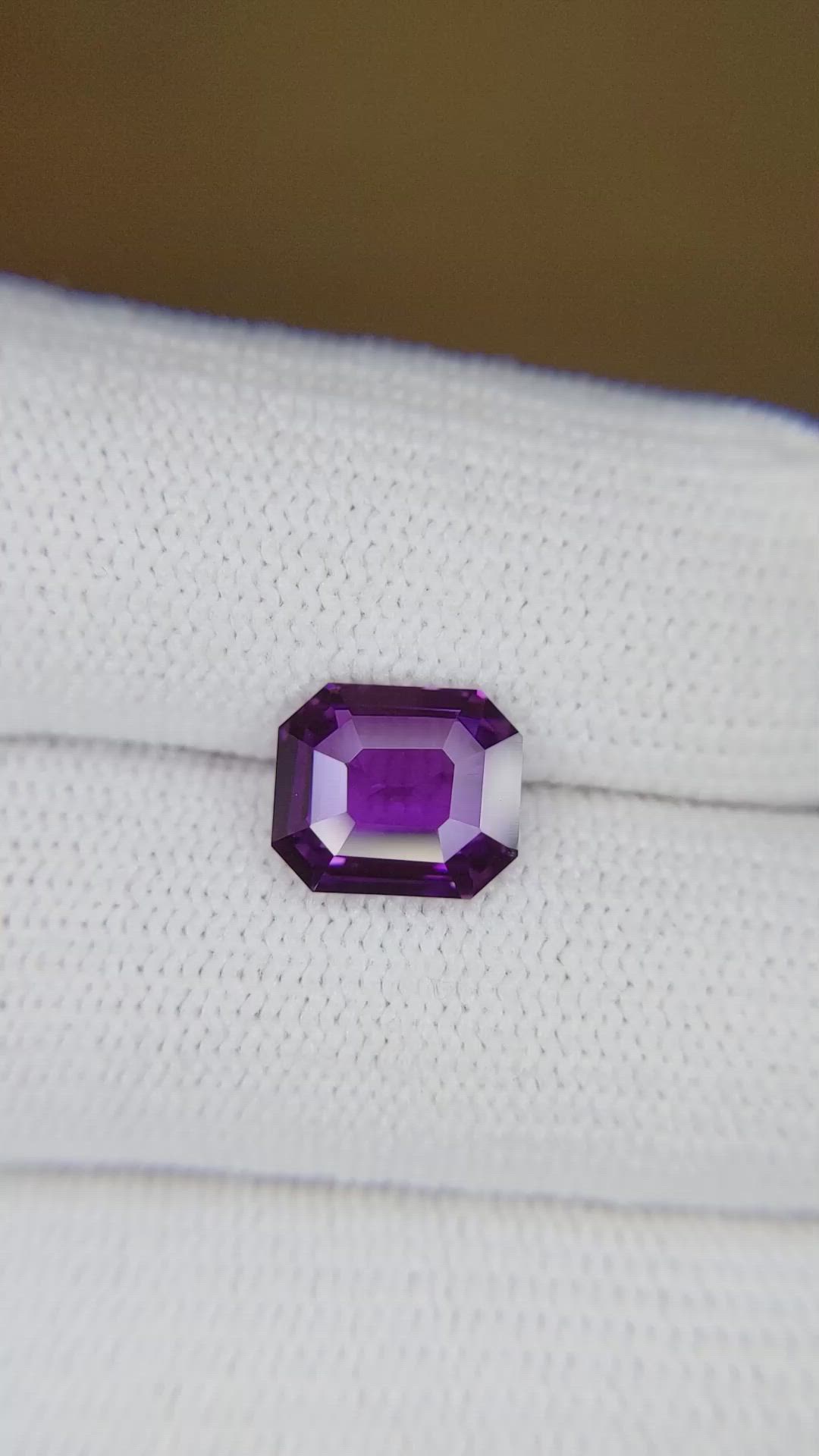 2.63 Ct. Purple Sapphire from Ceylon (Sri Lanka) Size Video