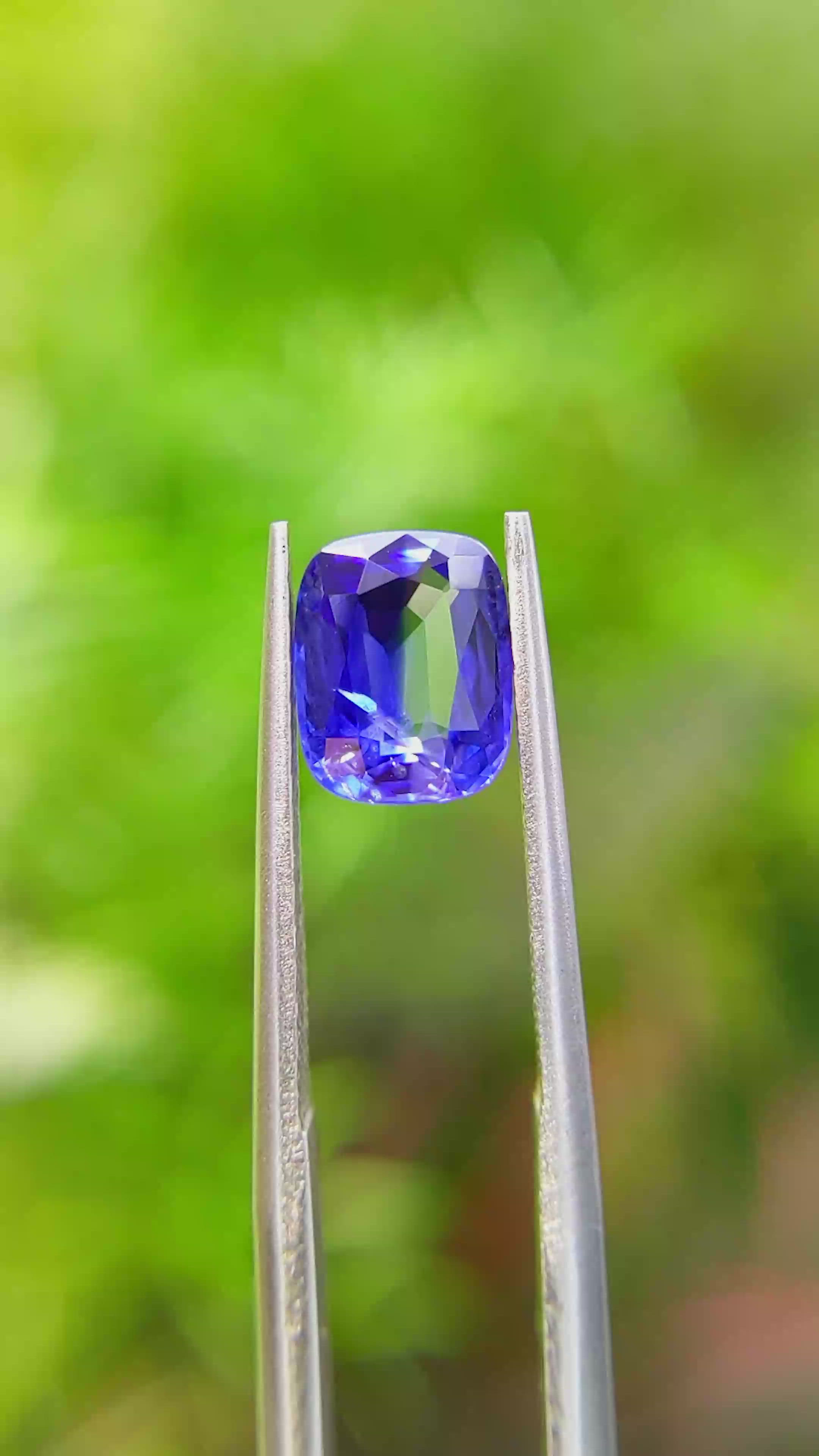 1.96 Ct. Bi Color Sapphire from Ceylon (Sri Lanka) Size Video