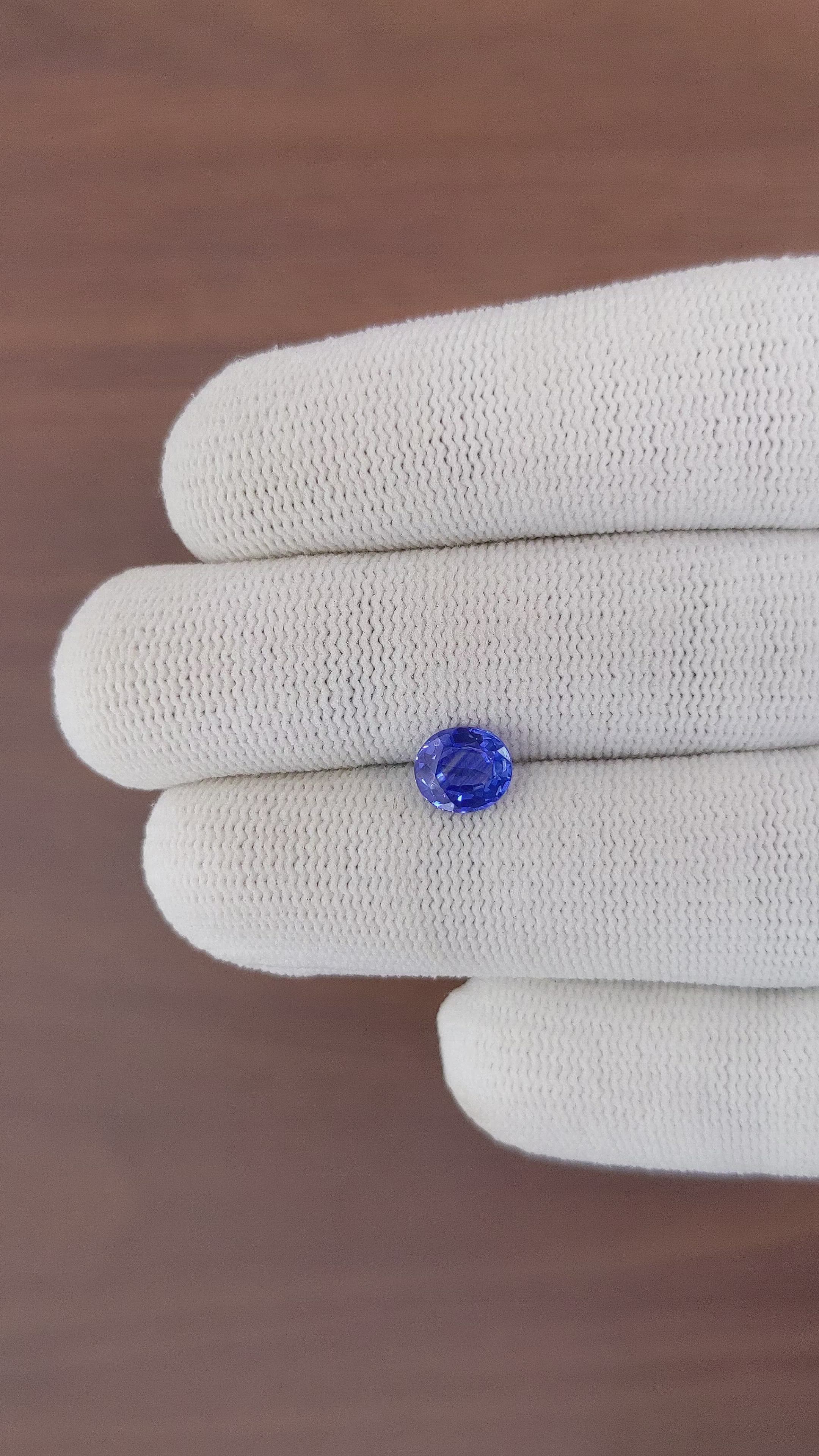 1.37 Ct. Blue Sapphire from Ceylon (Sri Lanka) Size Video