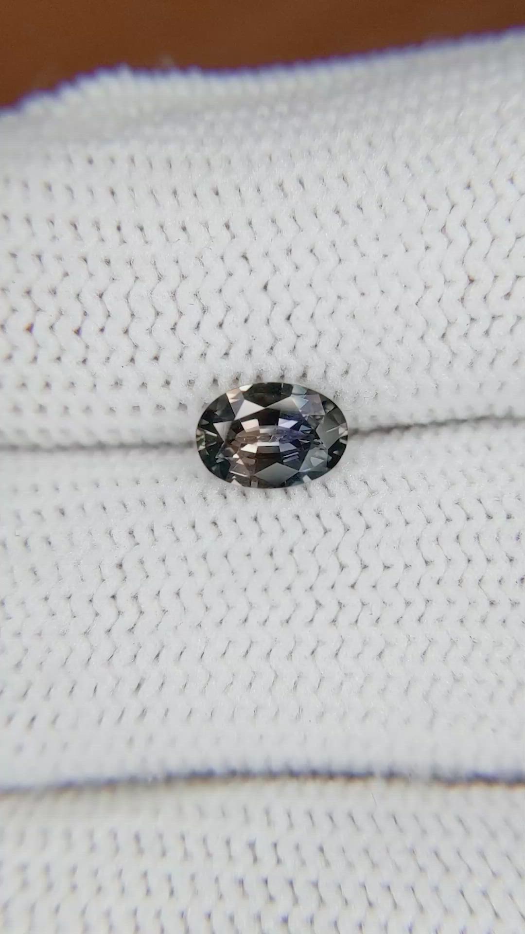 0.75 Ct. Bi Color Sapphire from Ceylon (Sri Lanka) Size Video