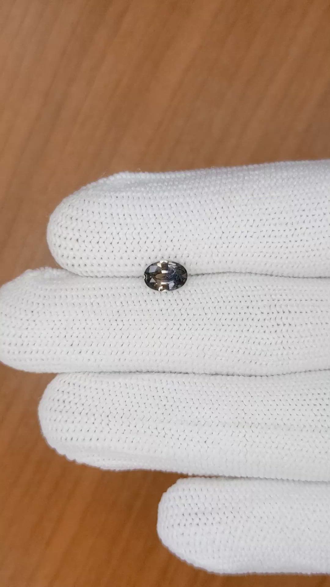 0.75 Ct. Bi Color Sapphire from Ceylon (Sri Lanka) Size Video