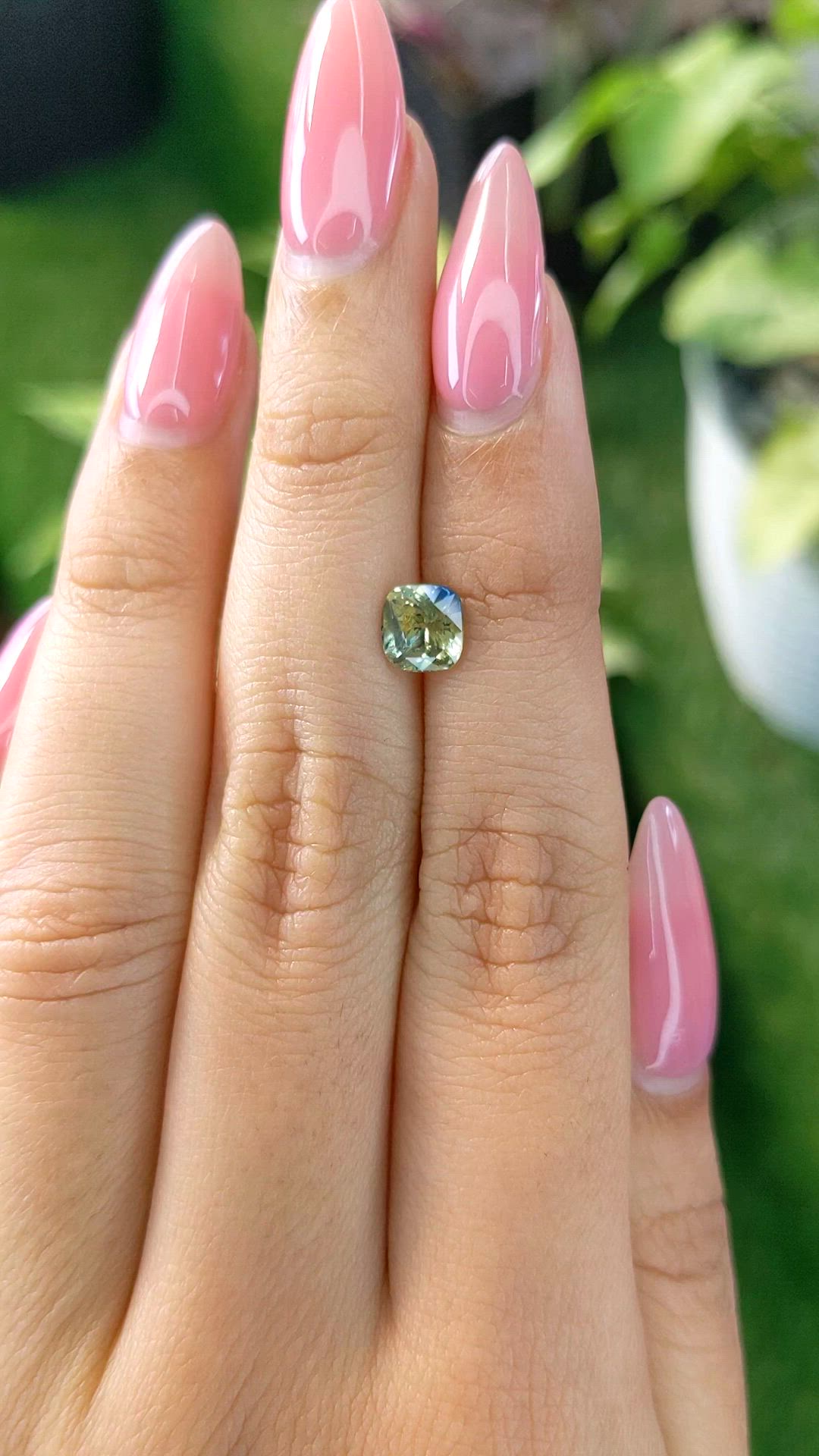 1.34 Ct. Bi Color Sapphire from Ceylon (Sri Lanka) Size Video