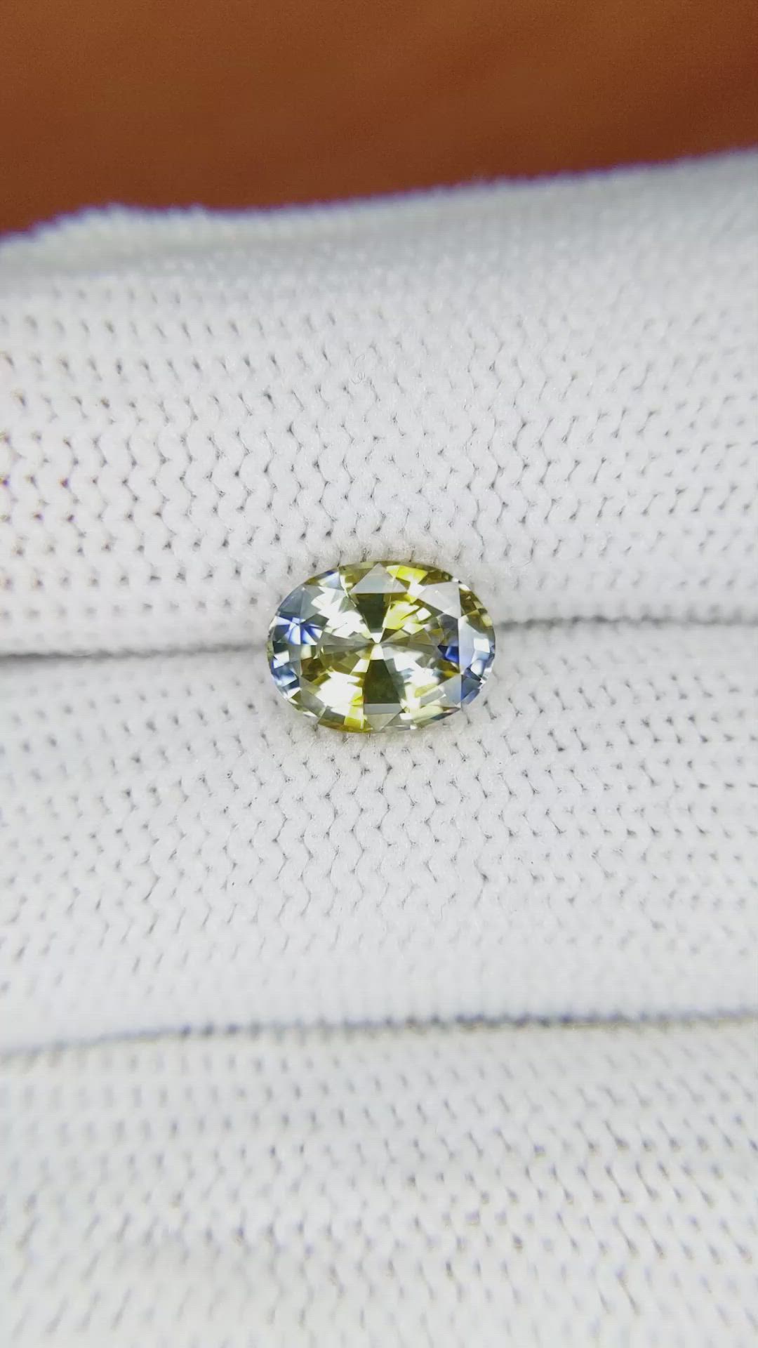 2.05 Ct. Bi Color Sapphire from Ceylon (Sri Lanka) Size Video