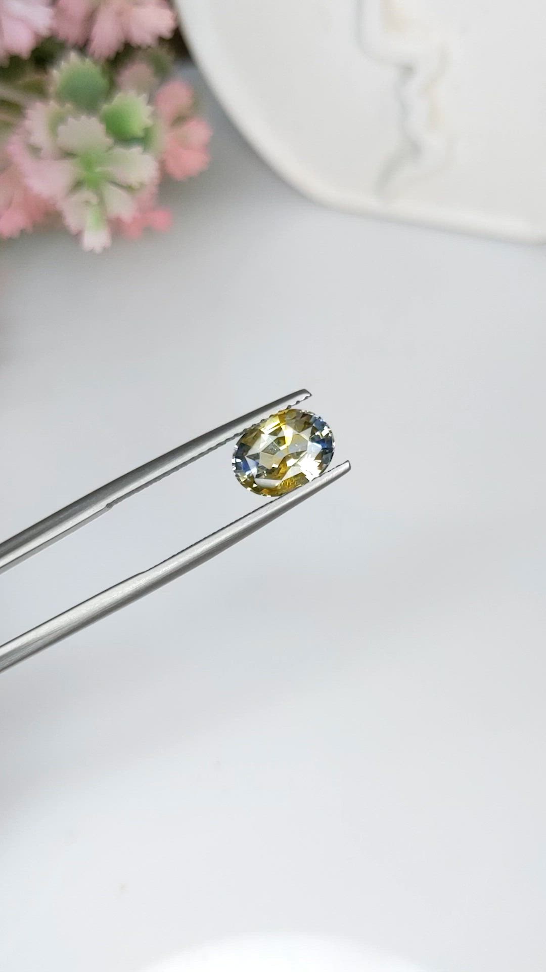 2.05 Ct. Bi Color Sapphire from Ceylon (Sri Lanka) Size Video