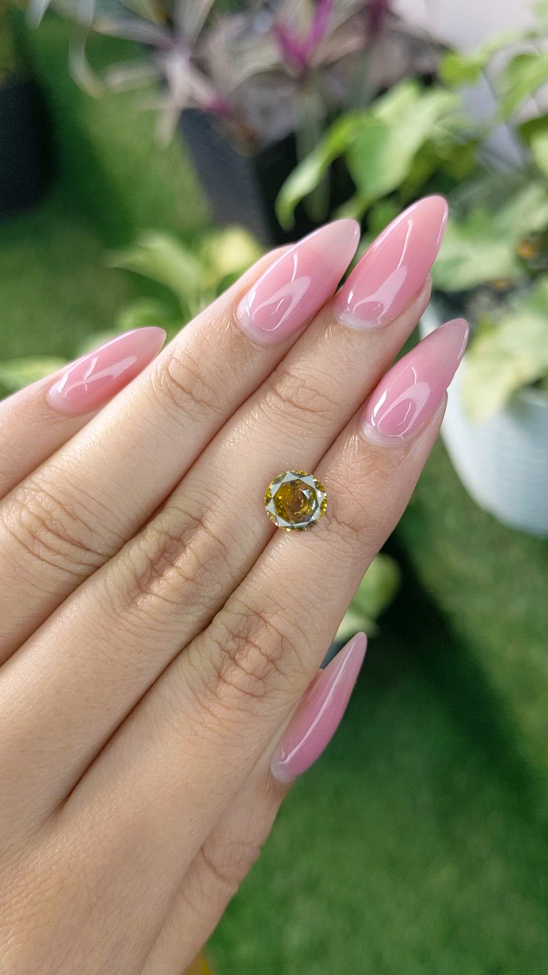 2.23 Ct. Bi Color / Parti Sapphire from Ceylon (Sri Lanka) Size Video