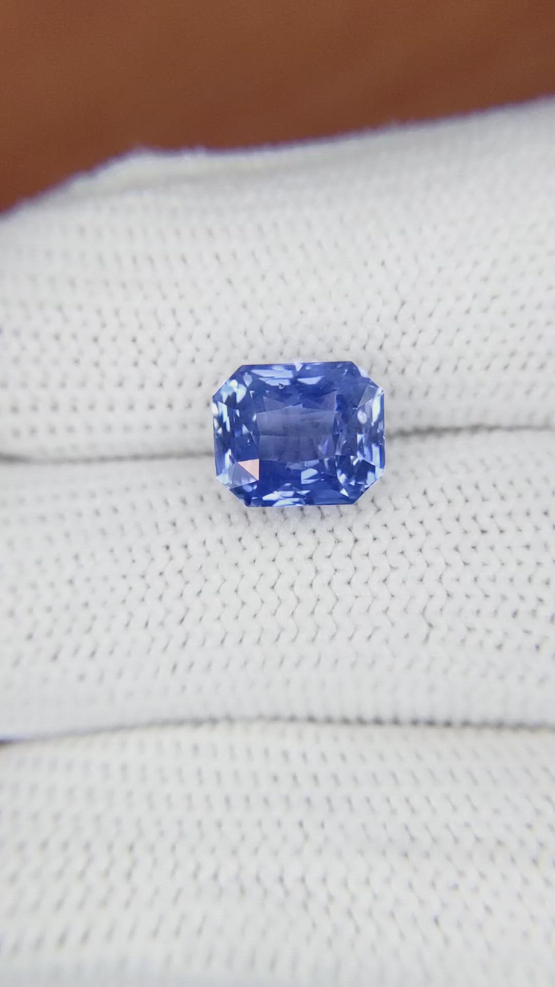 5.06 Ct. Blue Sapphire from Ceylon (Sri Lanka) Size Video
