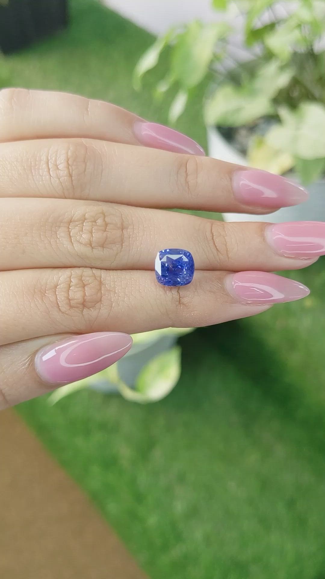 5.13 Ct. Blue Sapphire from Ceylon (Sri Lanka) Size Video