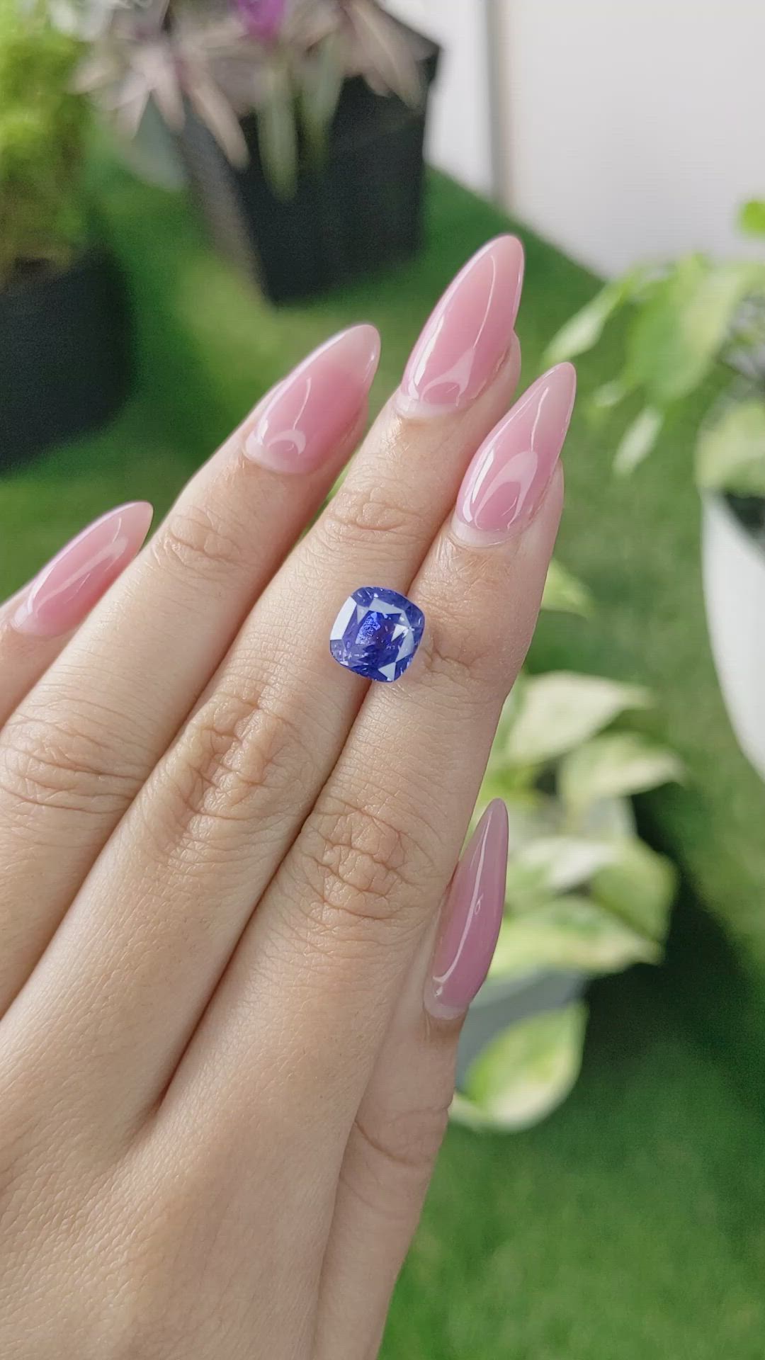 5.13 Ct. Blue Sapphire from Ceylon (Sri Lanka) Size Video