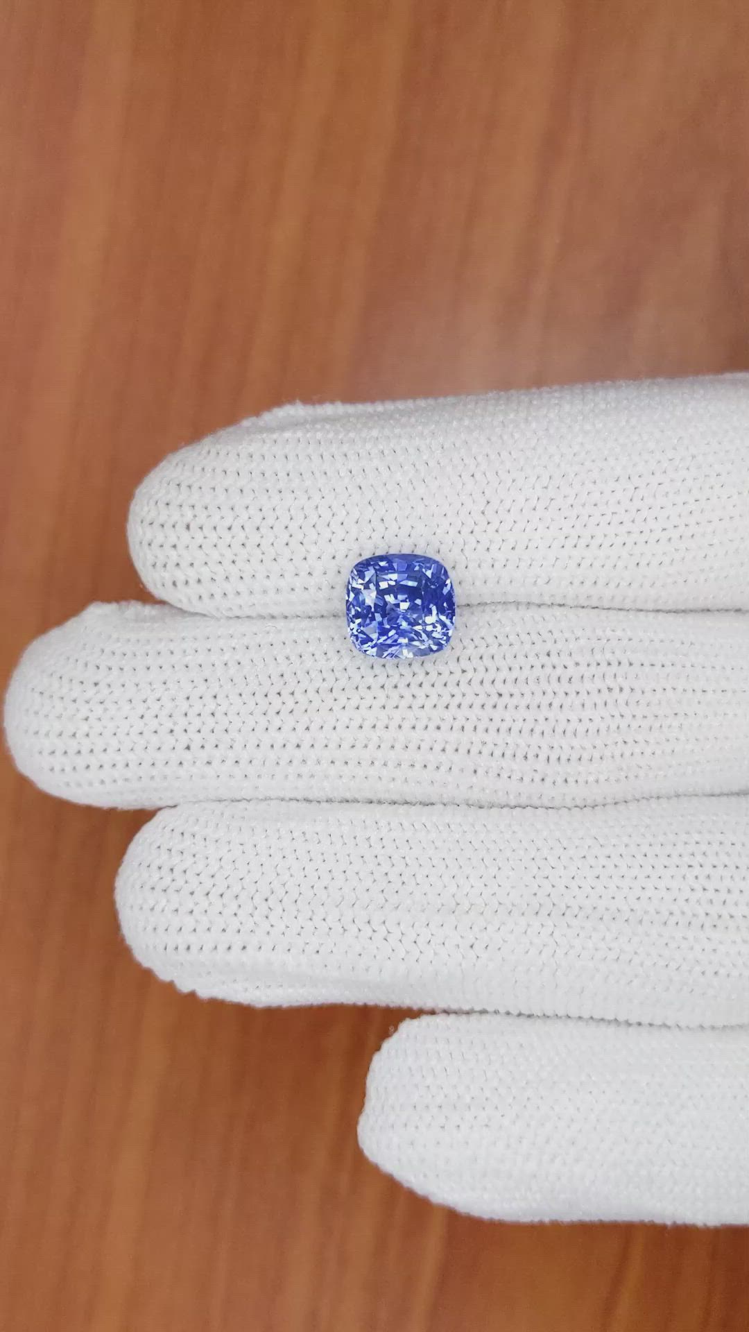 5.13 Ct. Blue Sapphire from Ceylon (Sri Lanka) Size Video