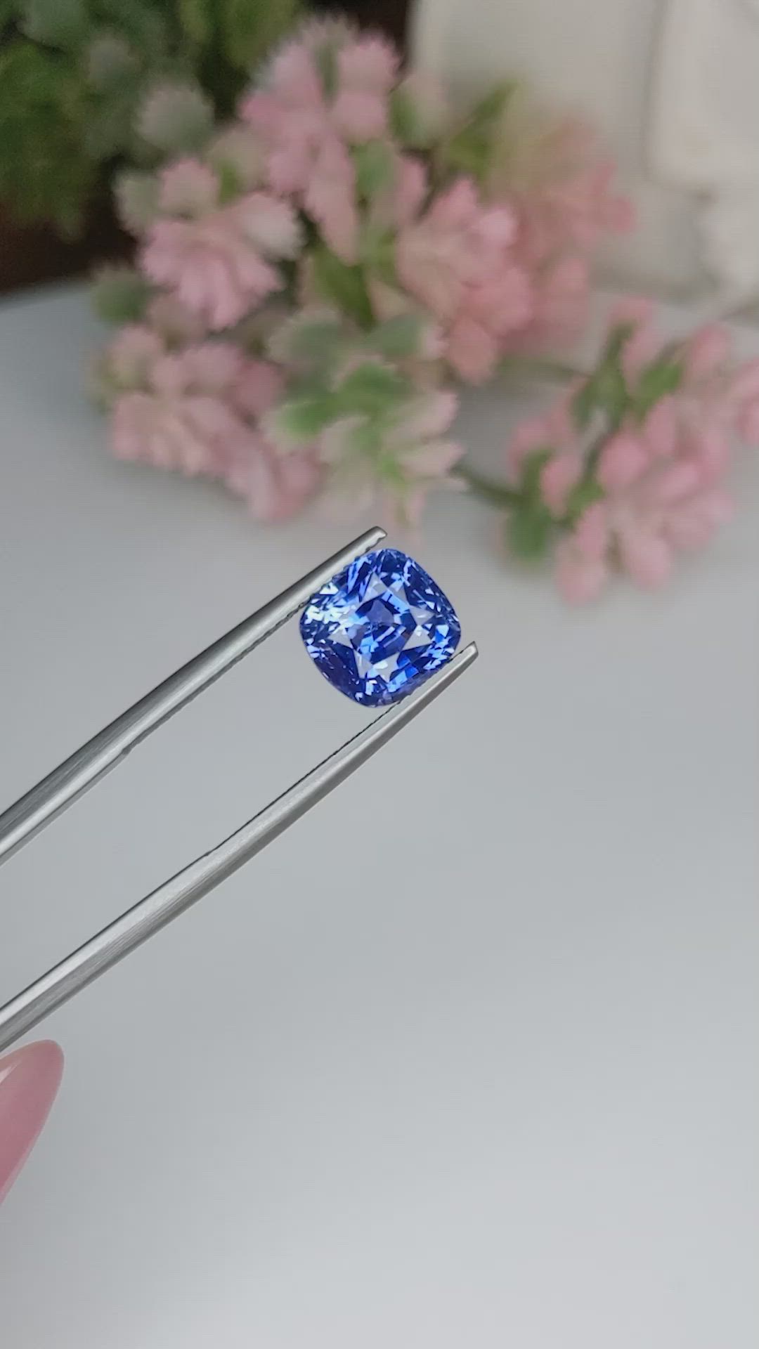 5.13 Ct. Blue Sapphire from Ceylon (Sri Lanka) Size Video