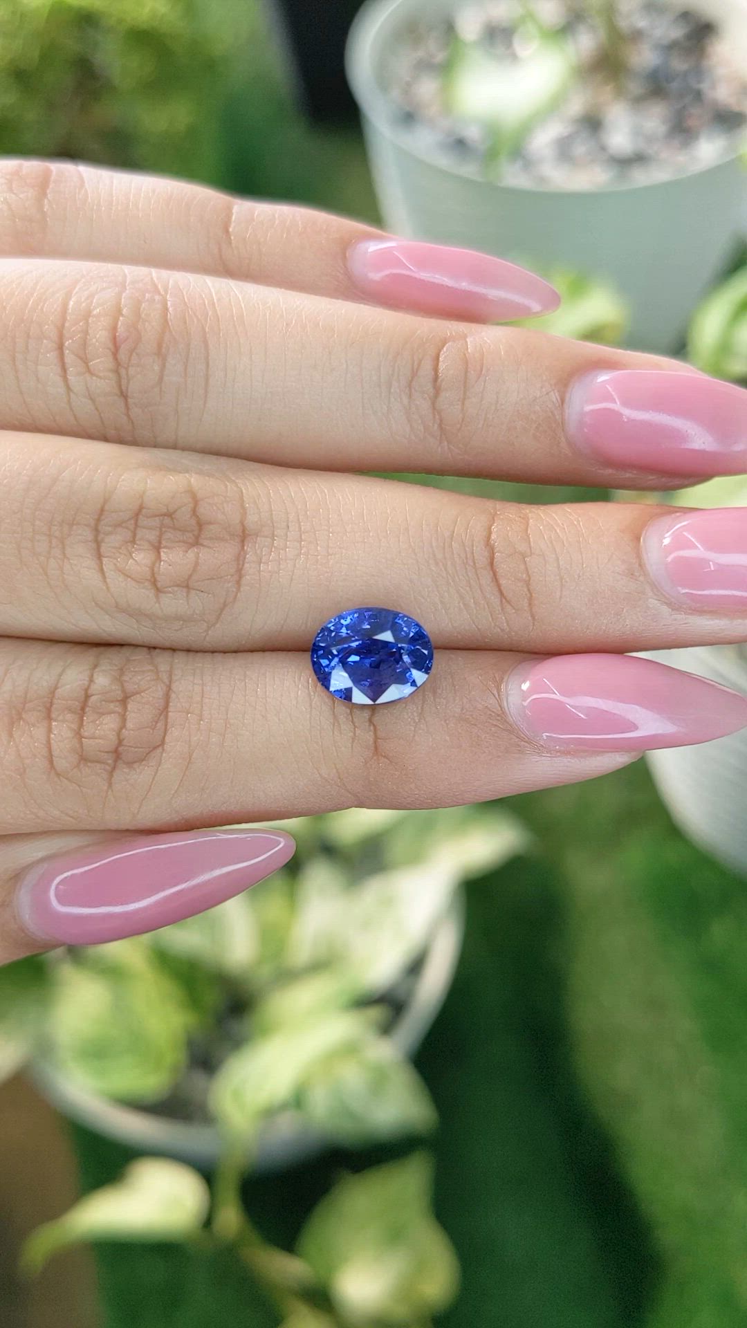 4.04 Ct. Blue Sapphire from Ceylon (Sri Lanka) Size Video