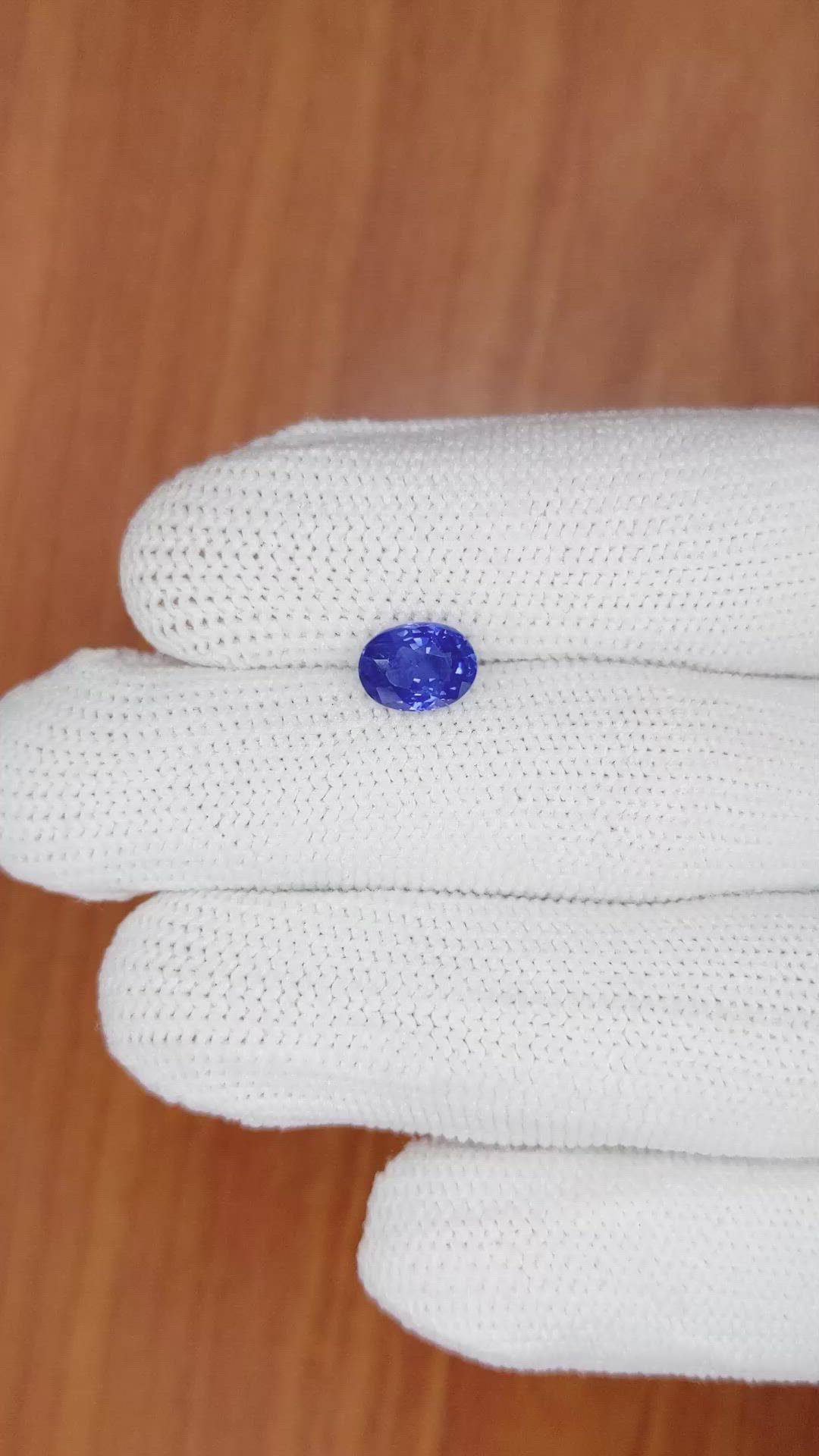 1.70 Ct. Blue Sapphire from Ceylon (Sri Lanka) Size Video