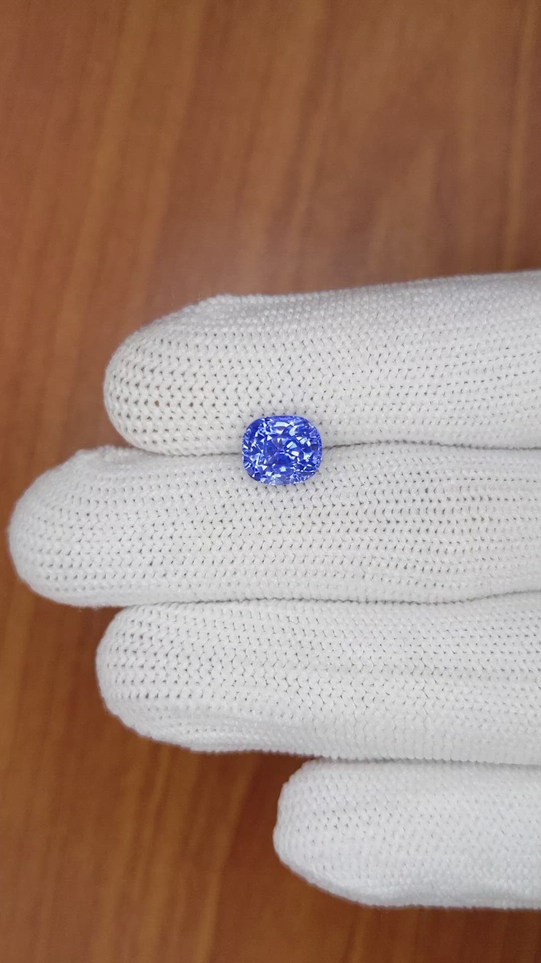 3.55 Ct. Blue Sapphire from Ceylon (Sri Lanka) Size Video